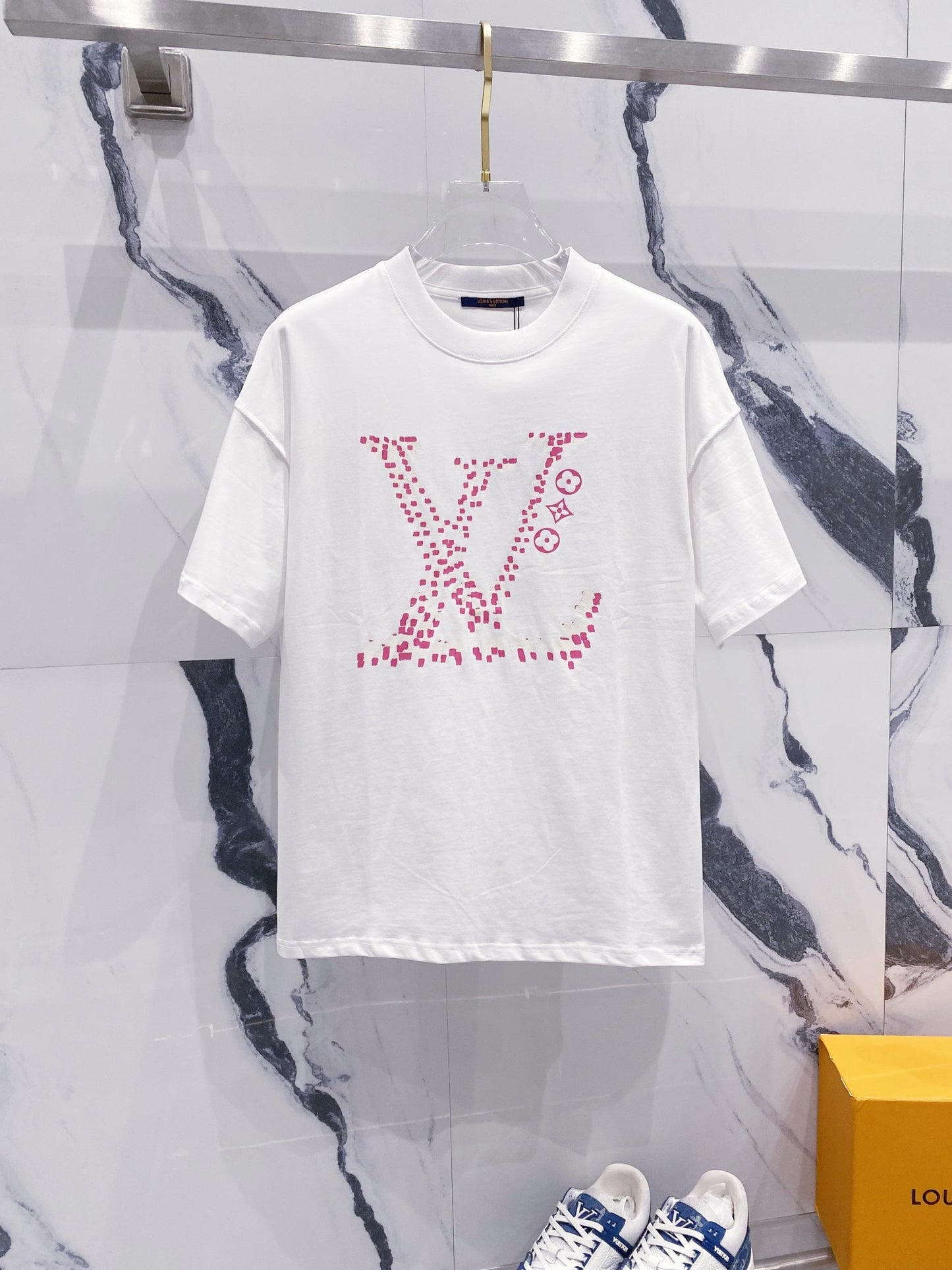 Louis Vuitton LV Distortion T-Shirt – Black & Pink