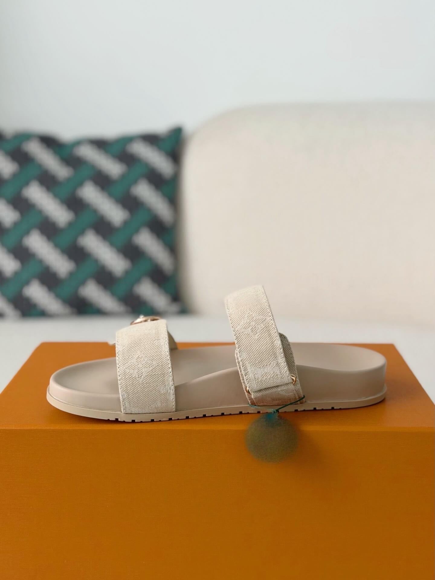 Louis Vuitton Bom Dia Flat Comfort Sandal – Beige Monogram Canvas