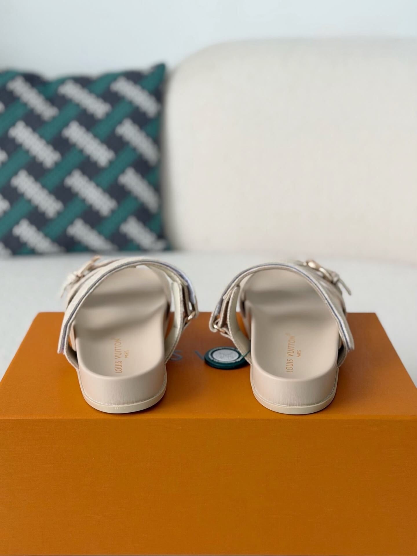 Louis Vuitton Bom Dia Flat Comfort Sandal – Beige Monogram Canvas
