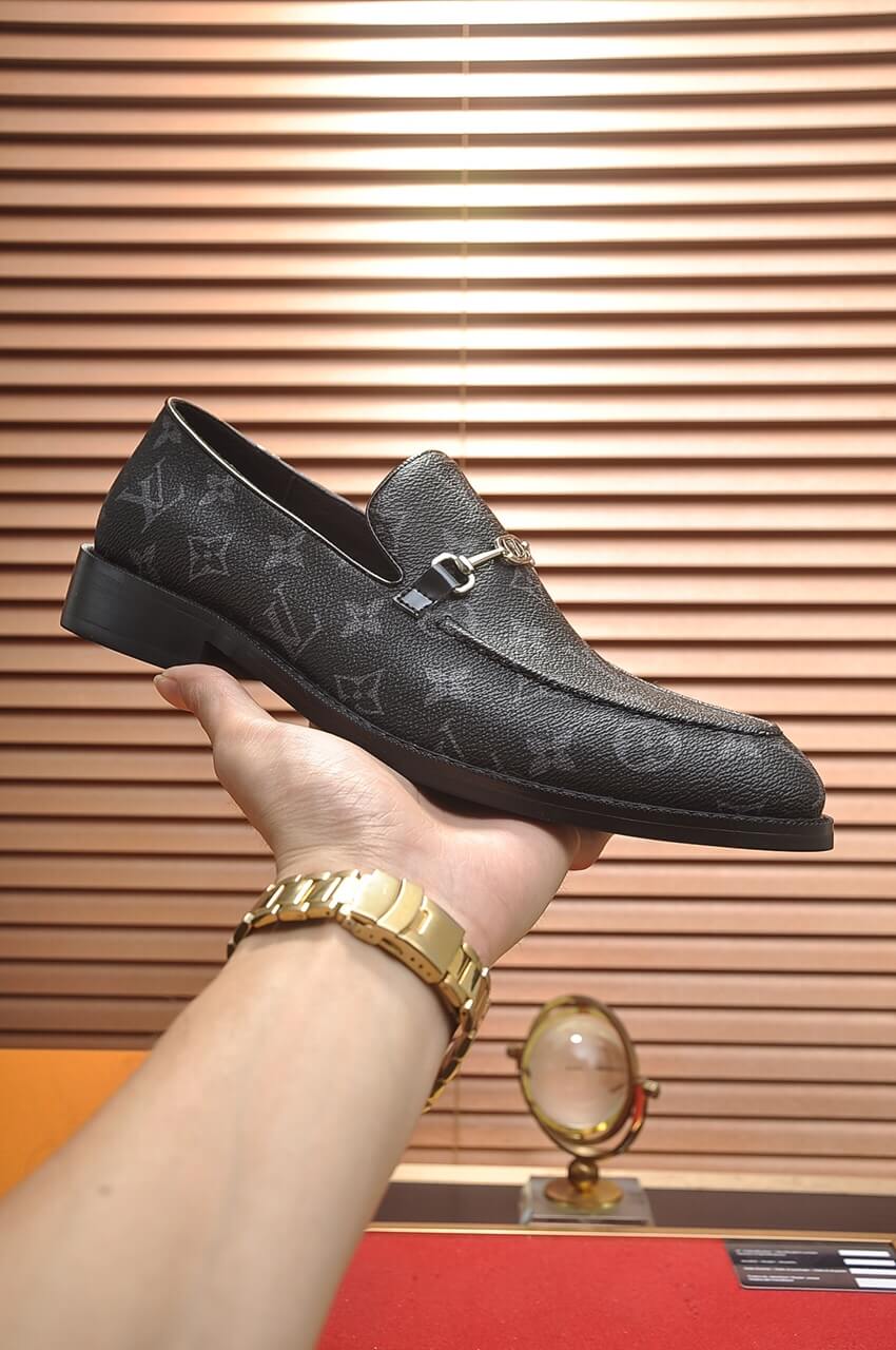 Louis Vuitton LV Grained Leather Horse-Bit Loafer