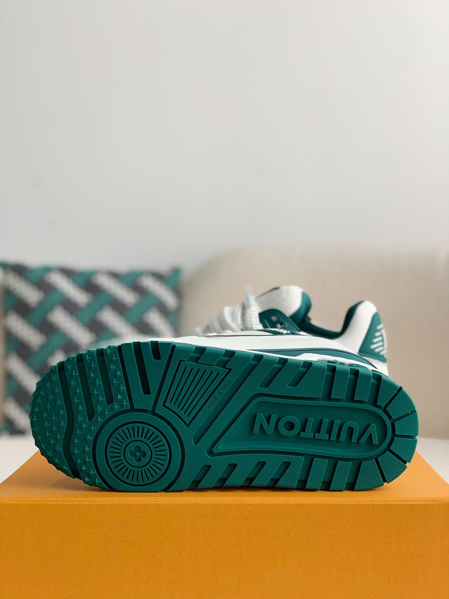 Louis Vuitton LV Maxi Trainer – White & Green Calf Leather