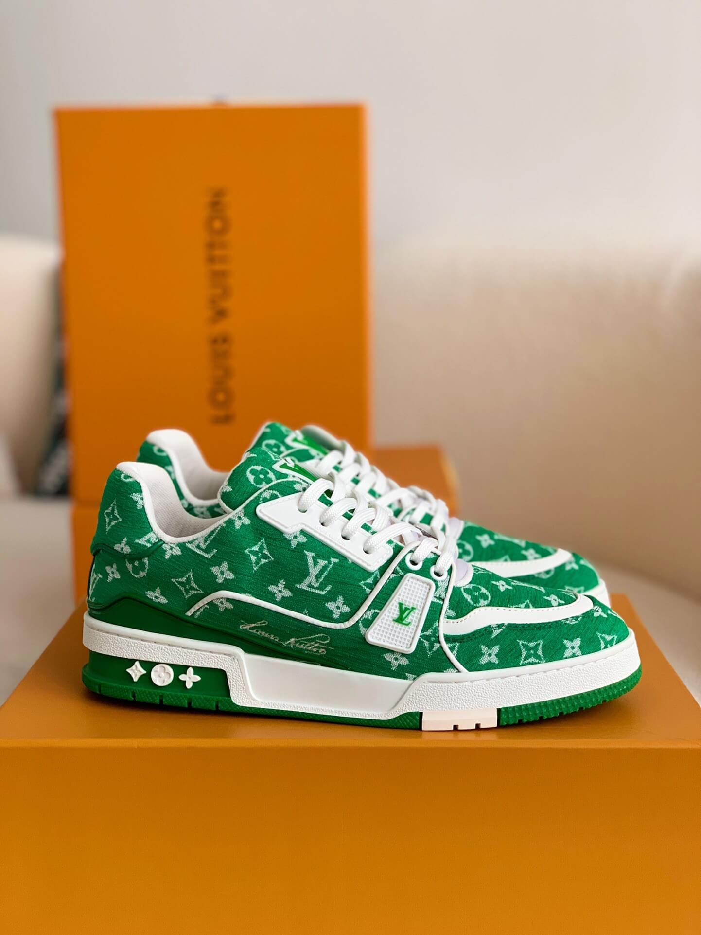 LOUIS VUITTON LV バーム 031 Louis Vuitton LV Trainer – Green Monogram Denim & Canvas – HolloShoe