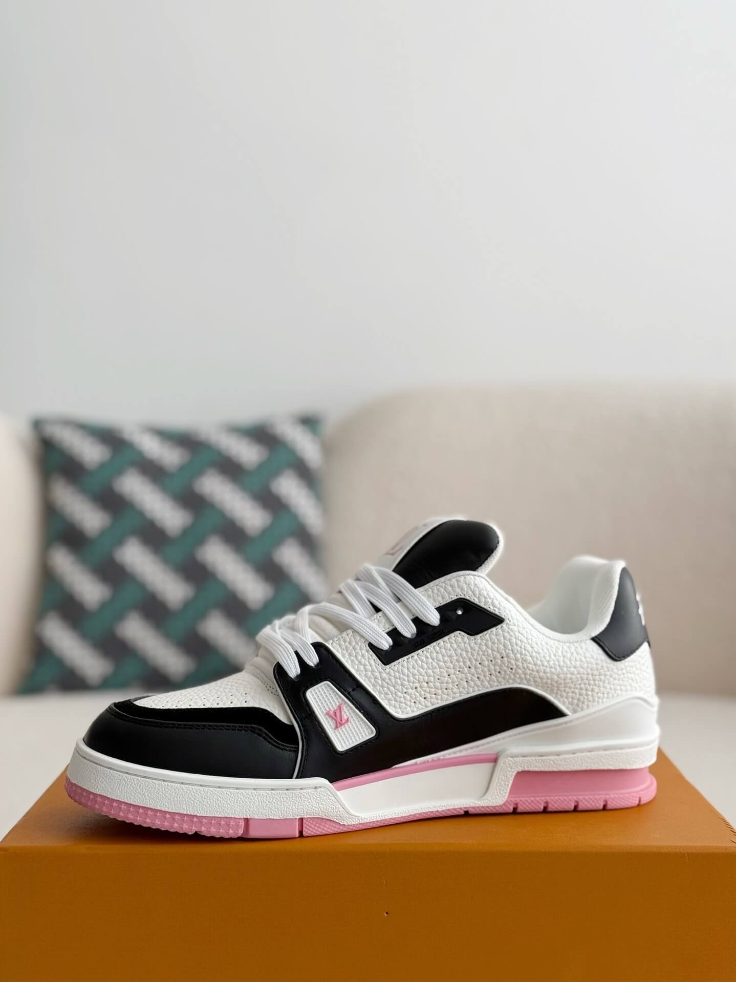 Louis Vuitton LV Trainer #54 Low Pink Sneaker