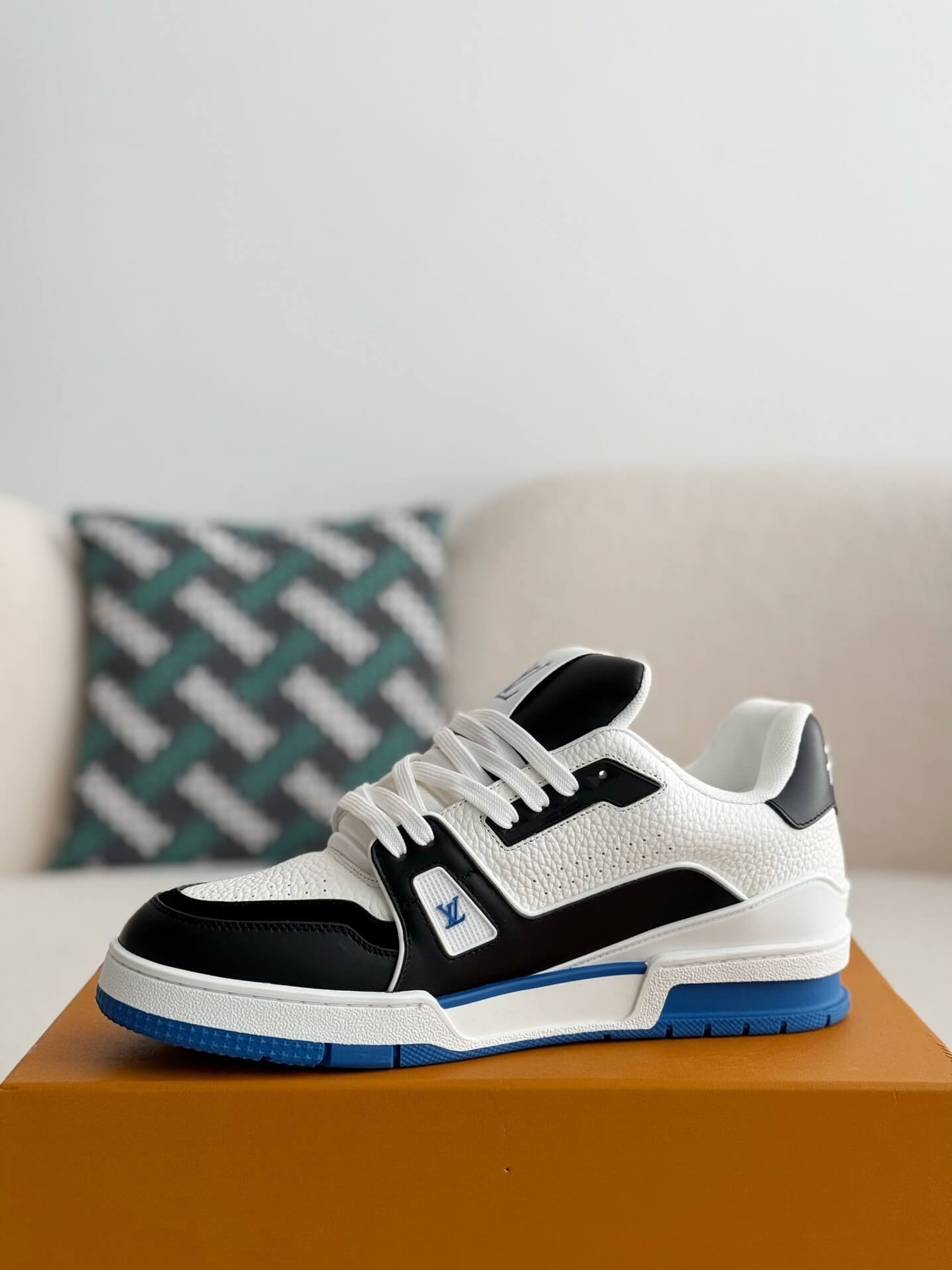 Louis Vuitton LV Trainer #54 Low Blue Sneaker