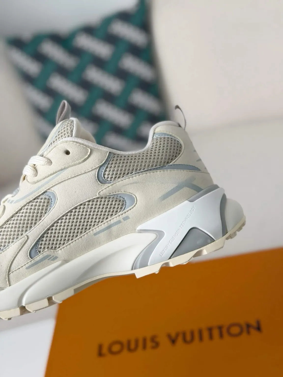 Louis Vuitton Runner Tatic Sneaker – Beige & Light Grey