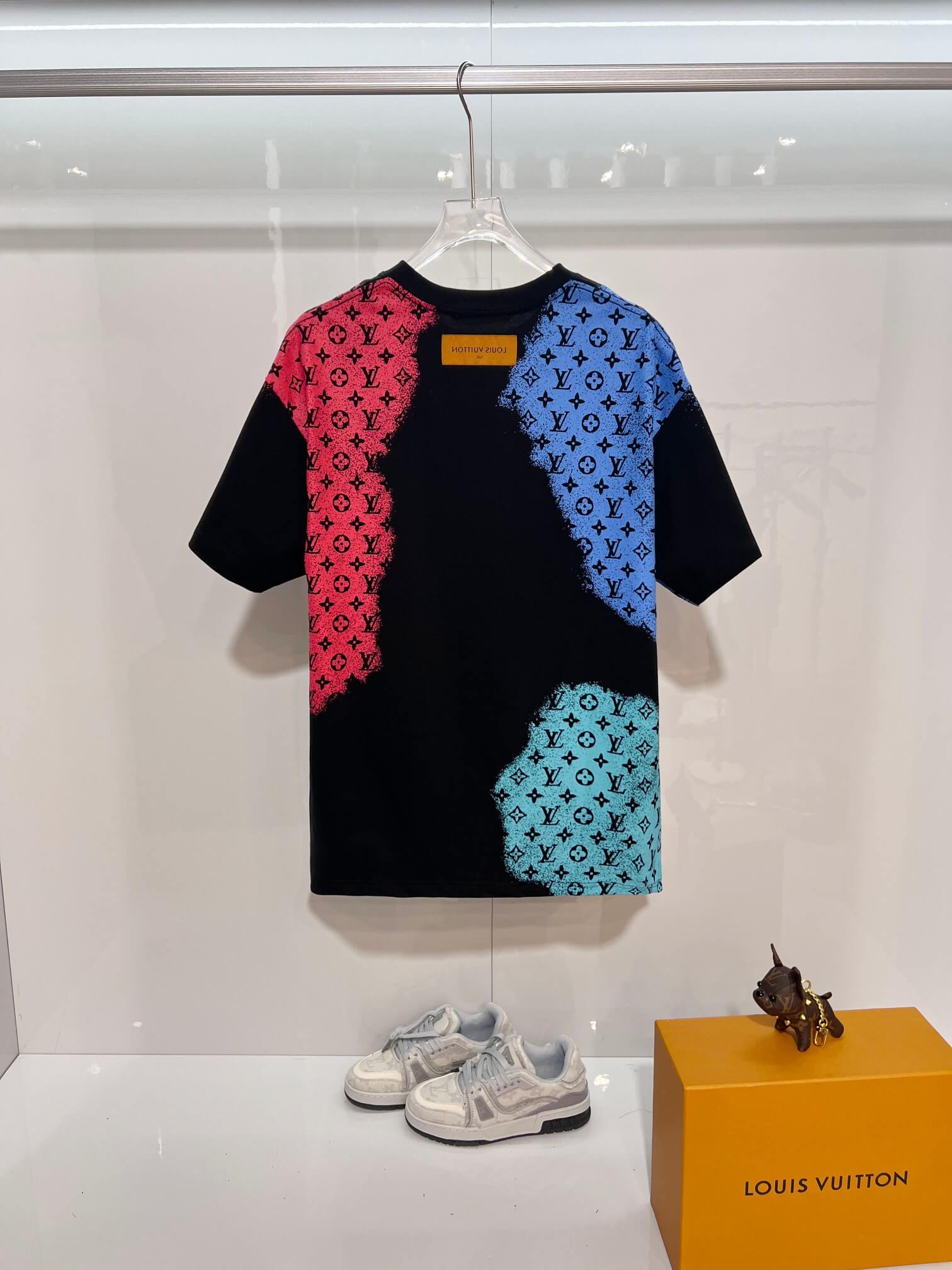 Louis Vuitton Spray Monogram T-Shirt – Black Multicolor – HolloShoe