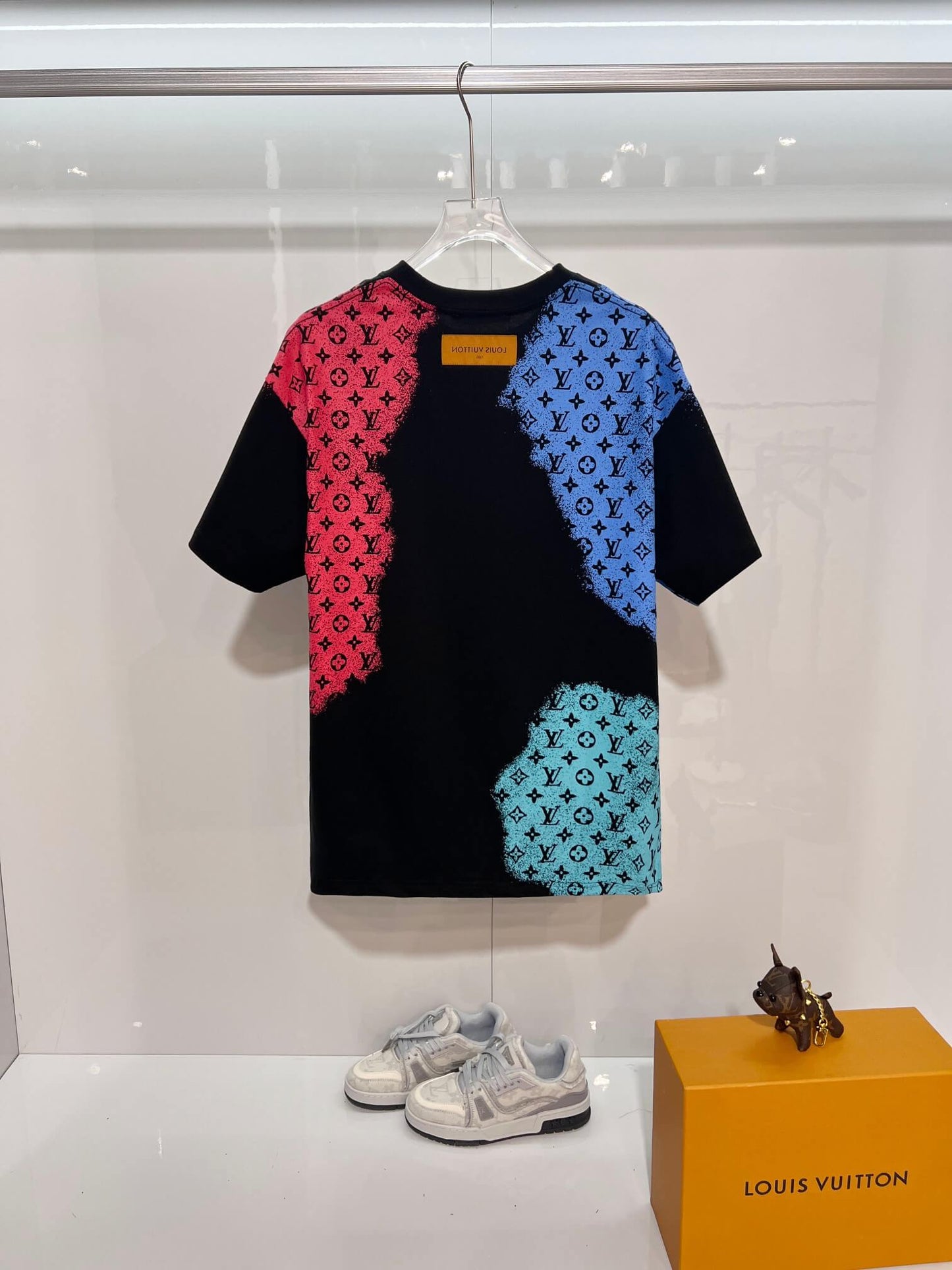 Louis Vuitton Spray Monogram T-Shirt – Black Multicolor