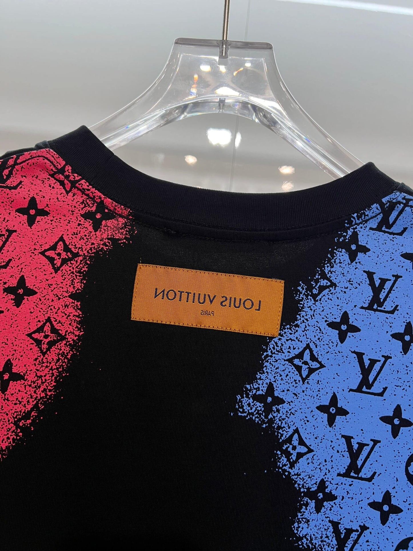 Louis Vuitton Spray Monogram T-Shirt – Black Multicolor