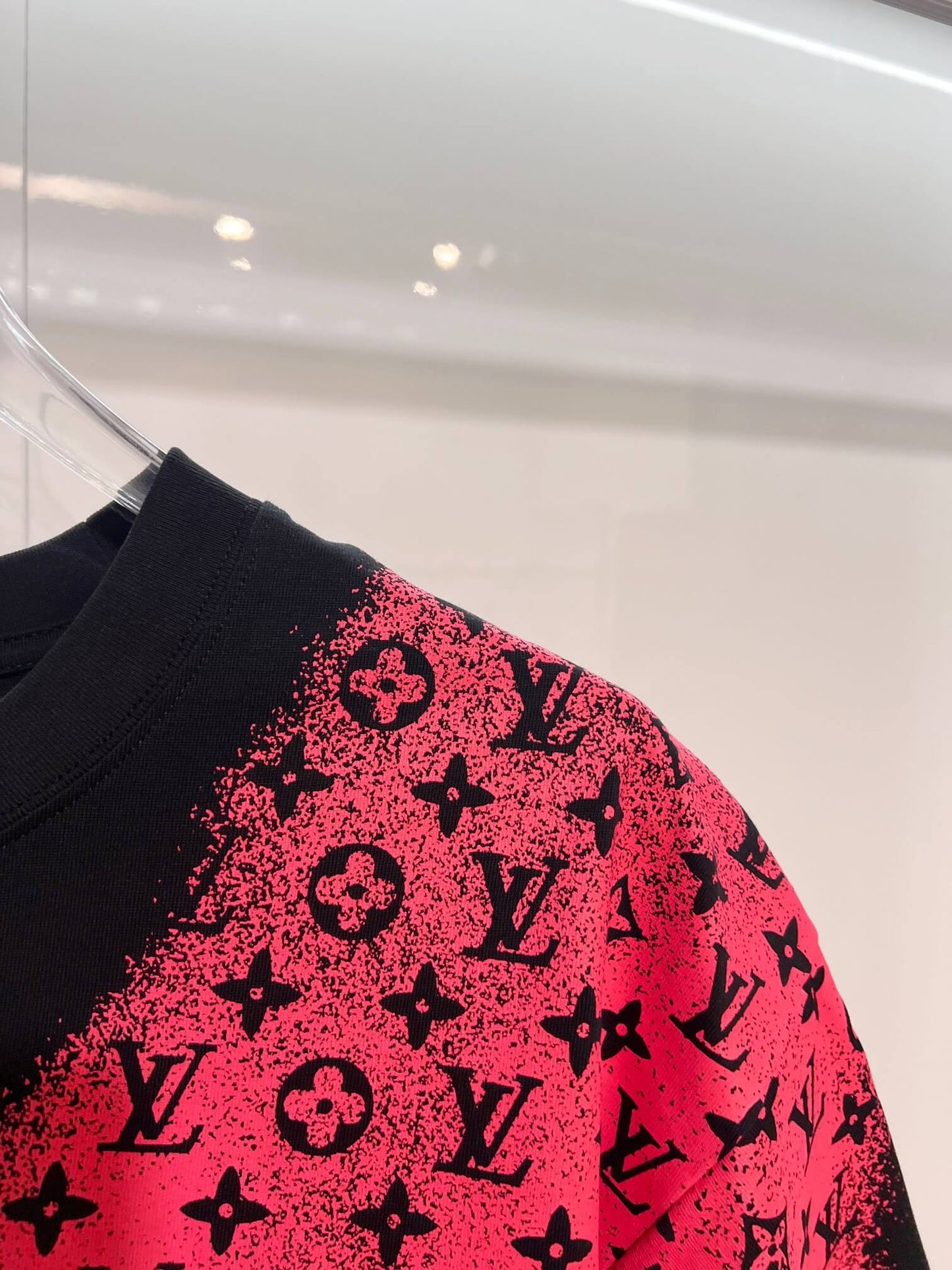 Louis Vuitton Spray Monogram T-Shirt – Black Multicolor