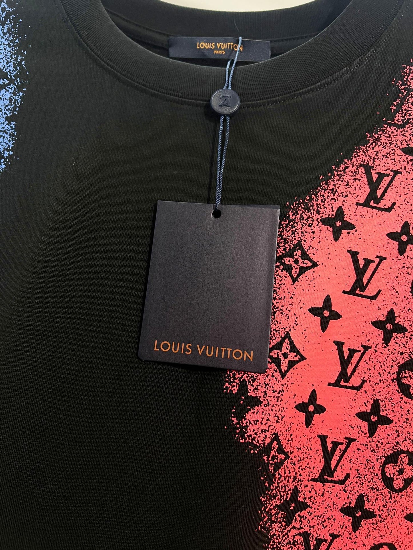 Louis Vuitton Spray Monogram T-Shirt – Black Multicolor