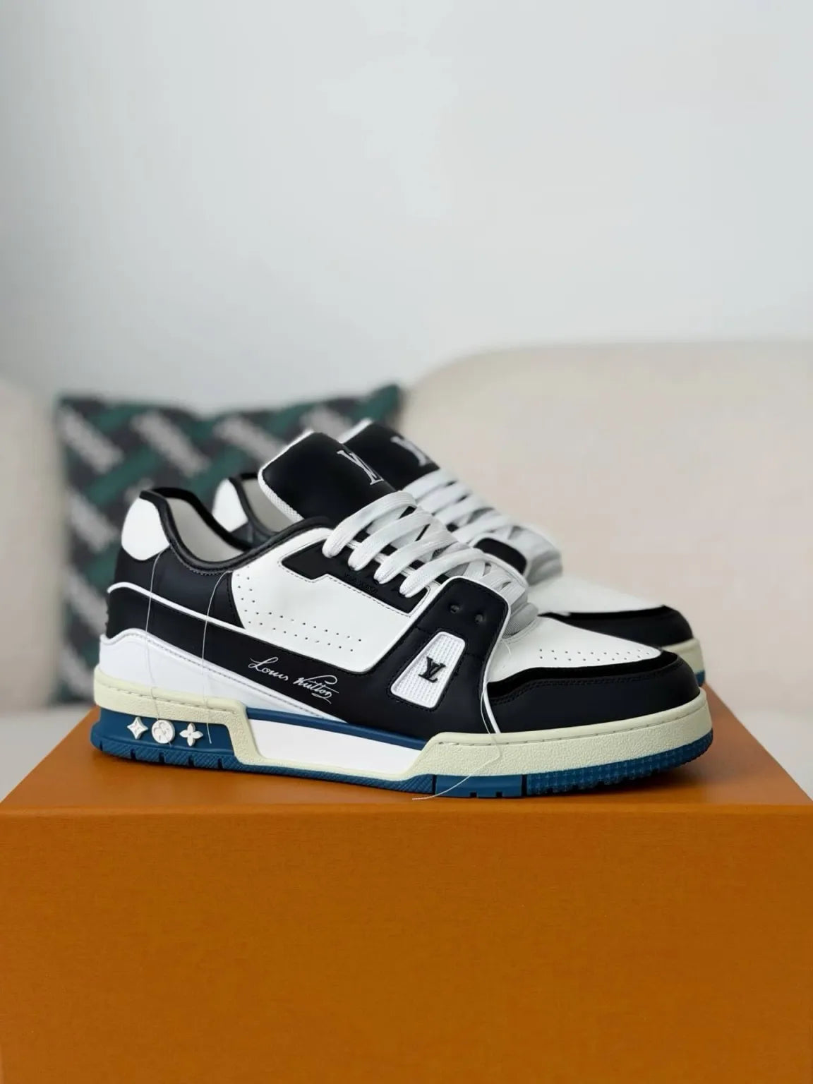Louis Vuitton Trainer Sneaker – Black & White Calf Leather