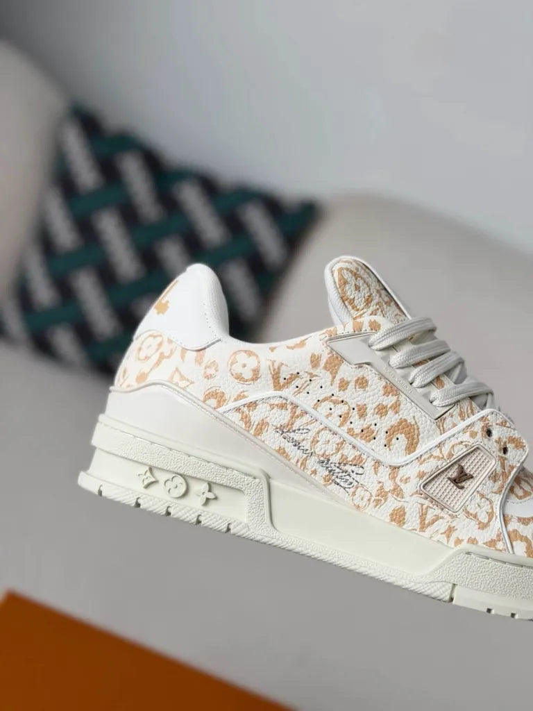 Louis Vuitton Trainer Sneaker – White & Beige Monogram Print