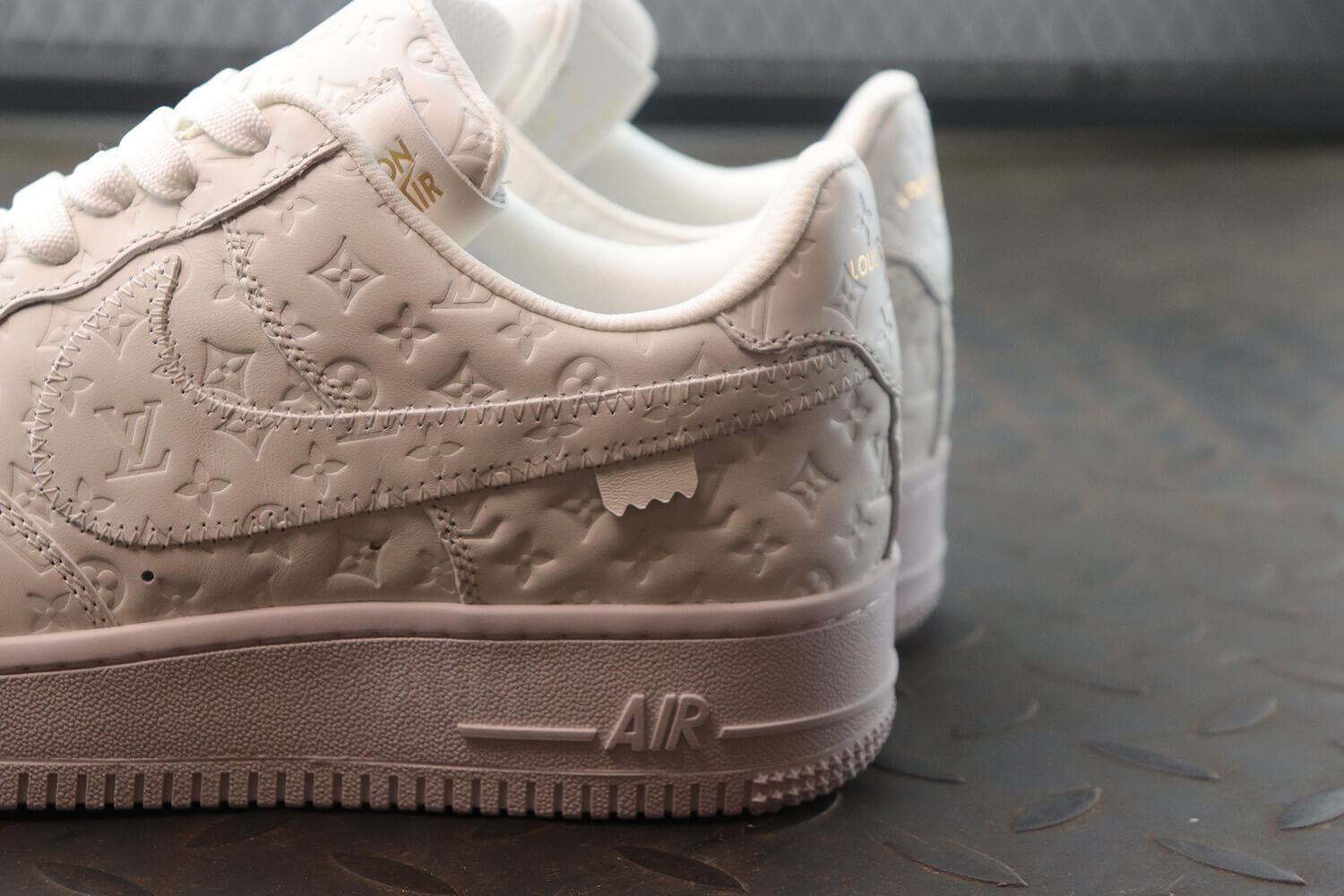 Louis Vuitton X Air Force 1 Low All White – HolloShoe