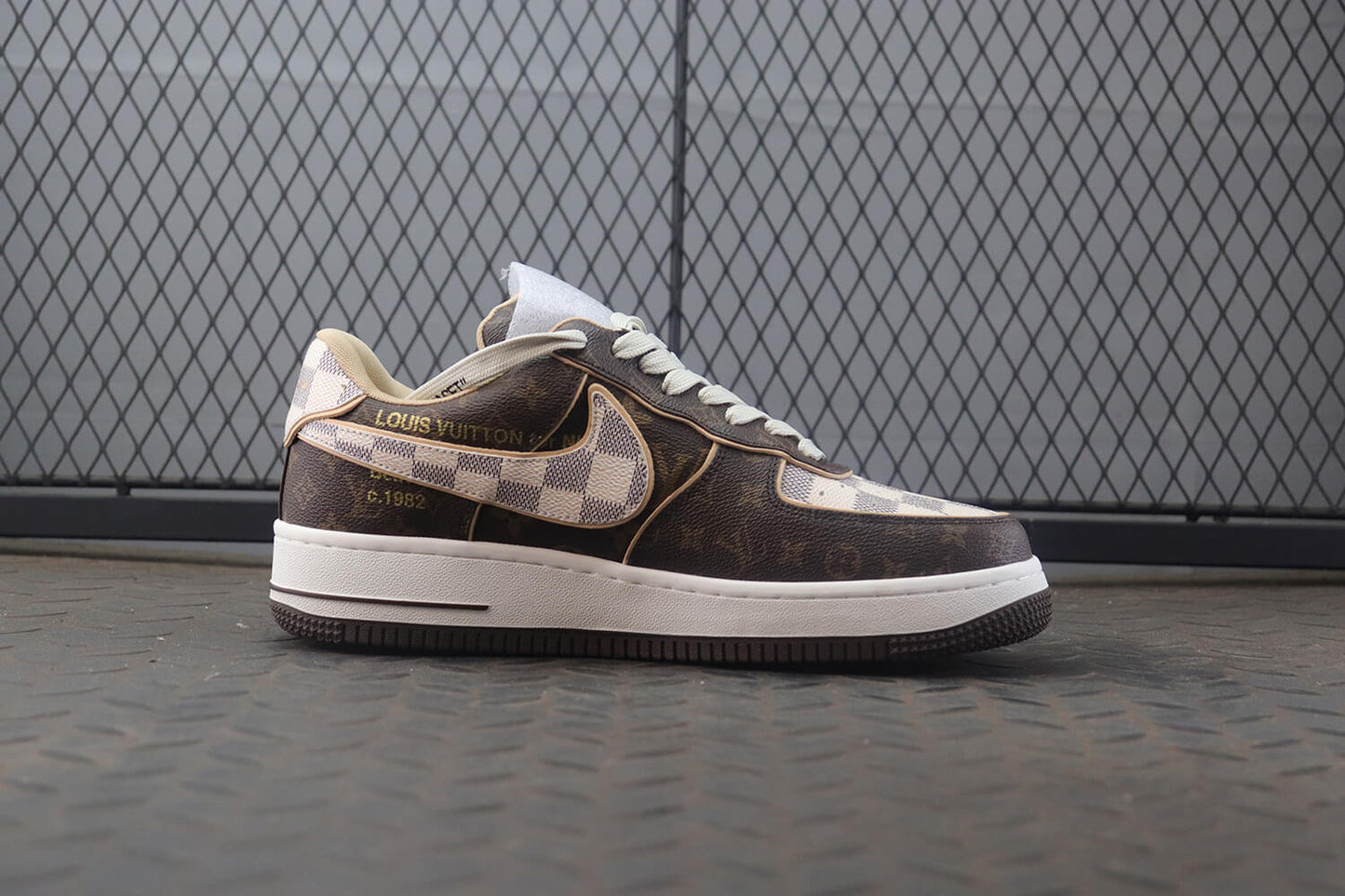 Louis Vuitton X Air Force 1 Low Trainer – Braune Sneakers mit Monogramm