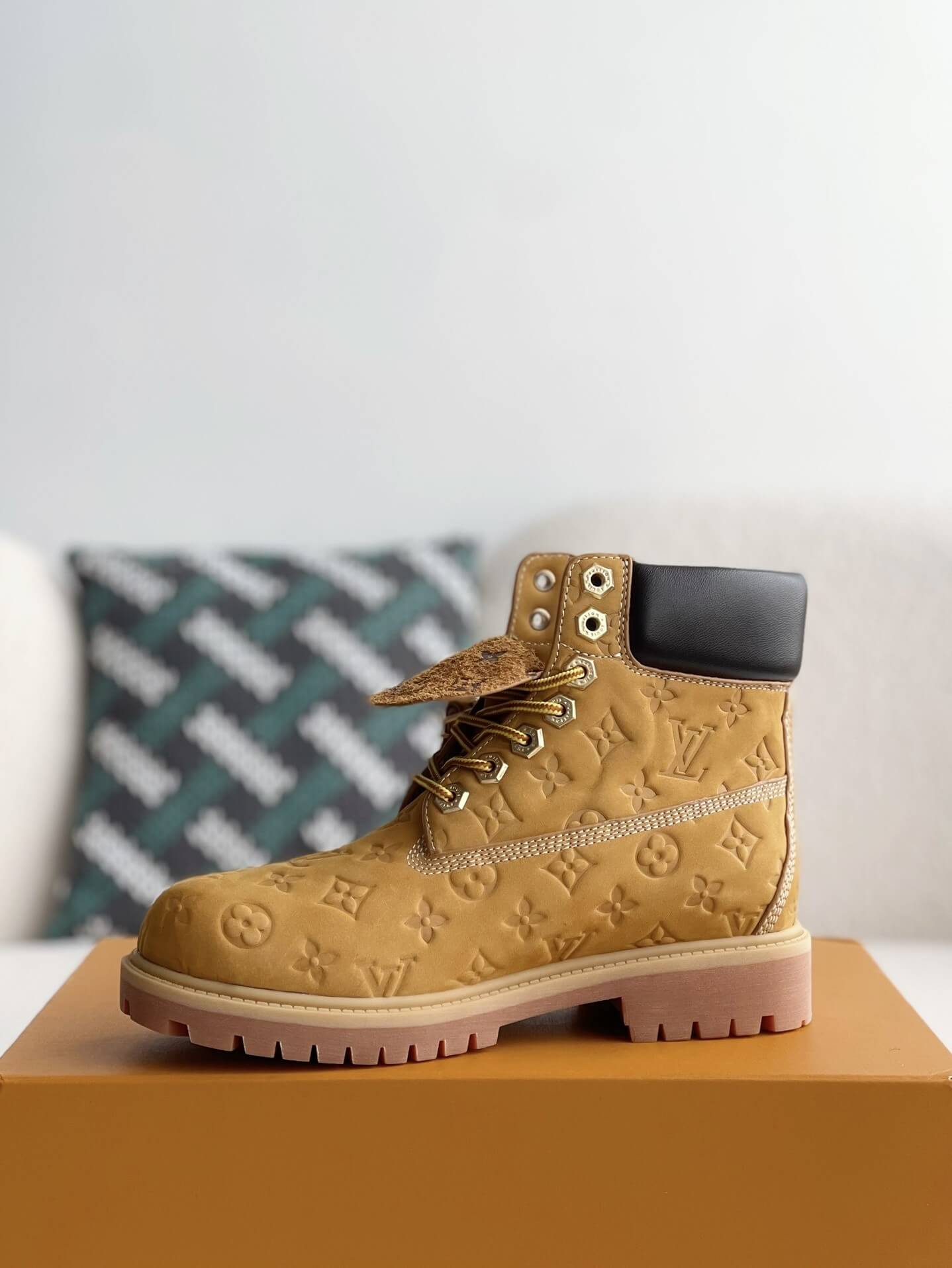 Louis vuitton gold boots online