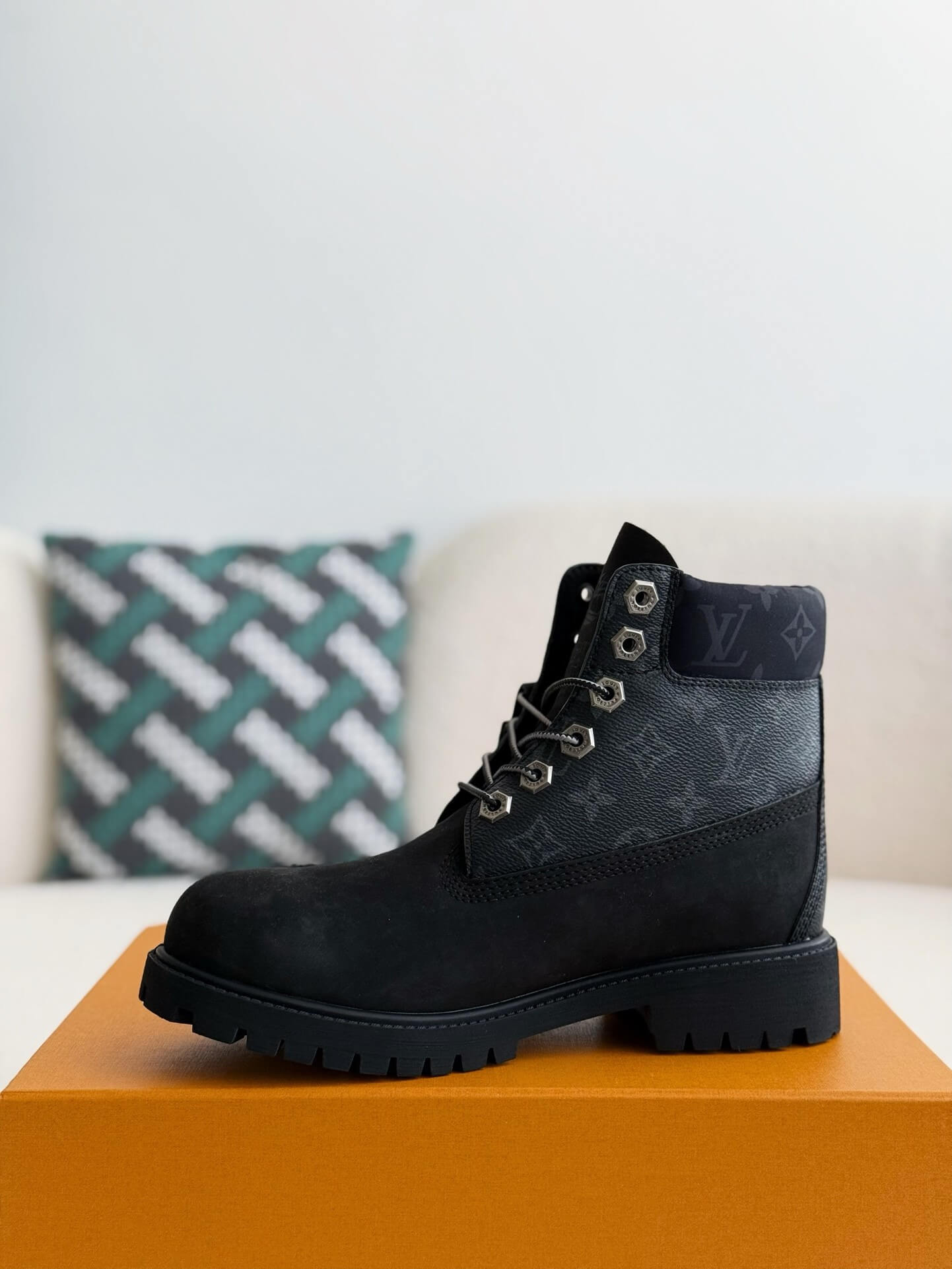 Off white timberland black best sale