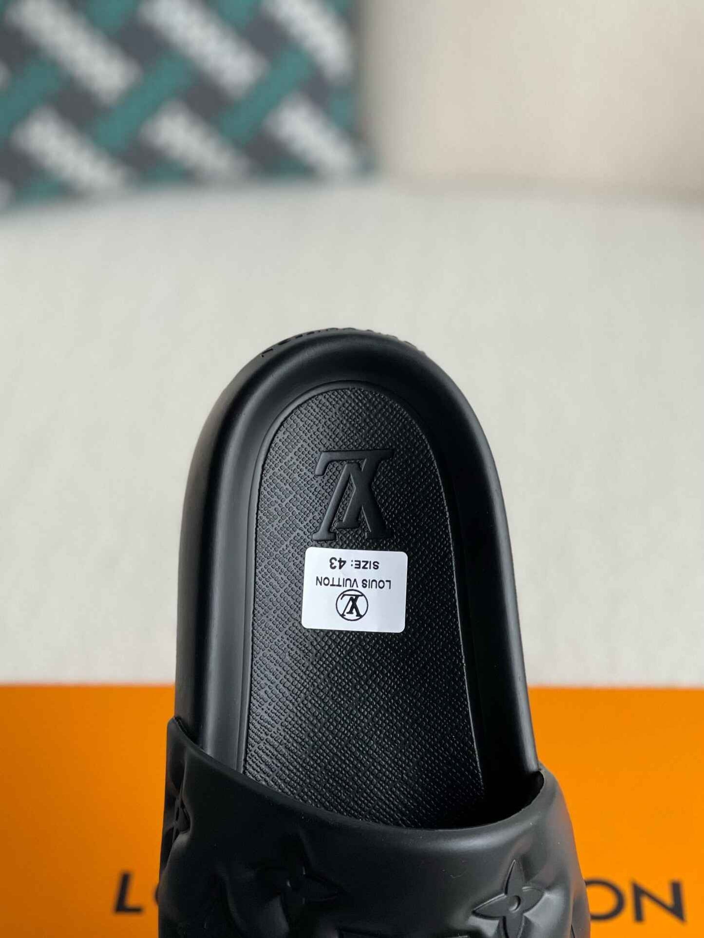 Louis Vuitton LV Mule Black Waterfront Slides