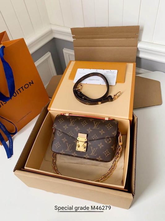 Louis Vuitton LV Brown Pochette Métis East West Monogram Canvas Bag