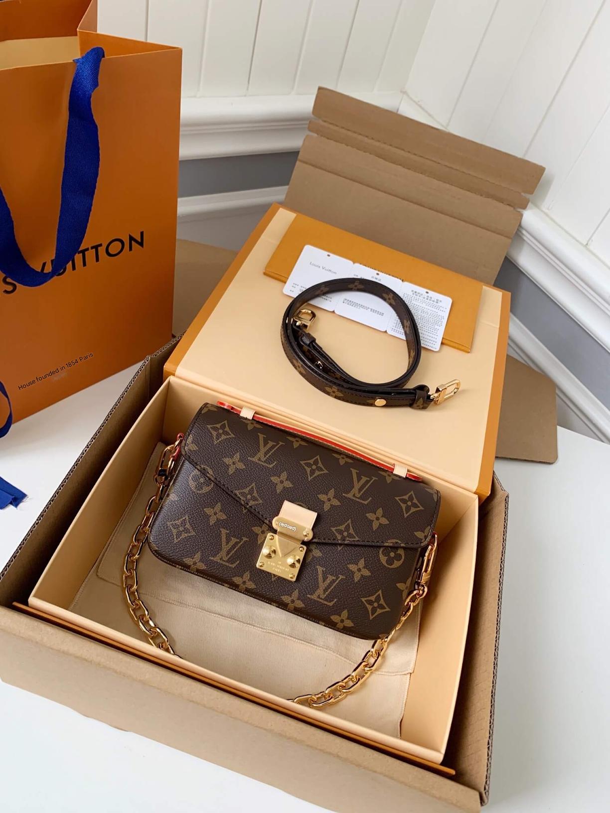 Louis Vuitton LV Brown Pochette Métis East West Monogram Canvas Bag