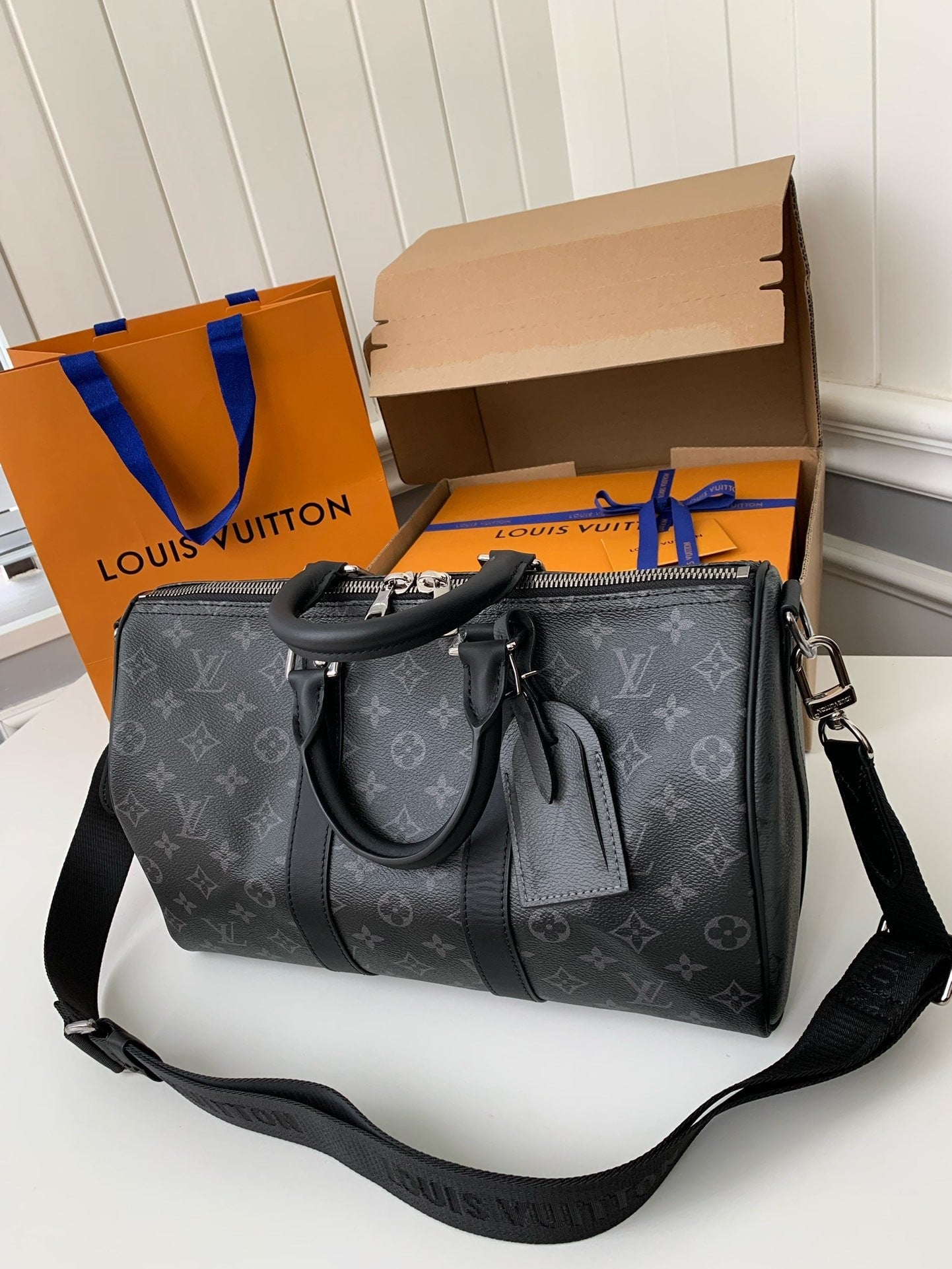 Louis Vuitton Keepall Bandoulière 25 Monogram Eclipse Canvas