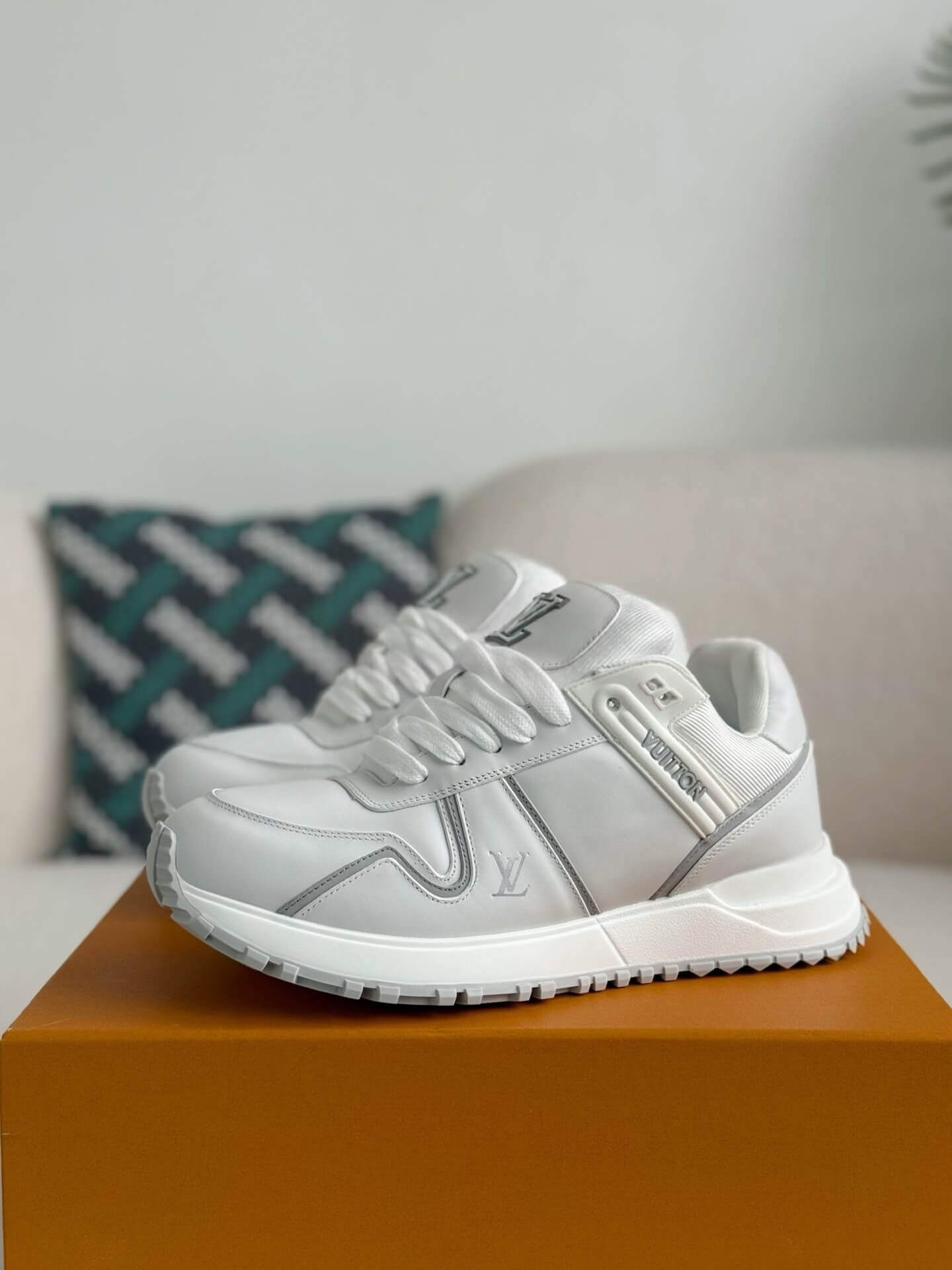 White Run Away L V Maxi Sneakers