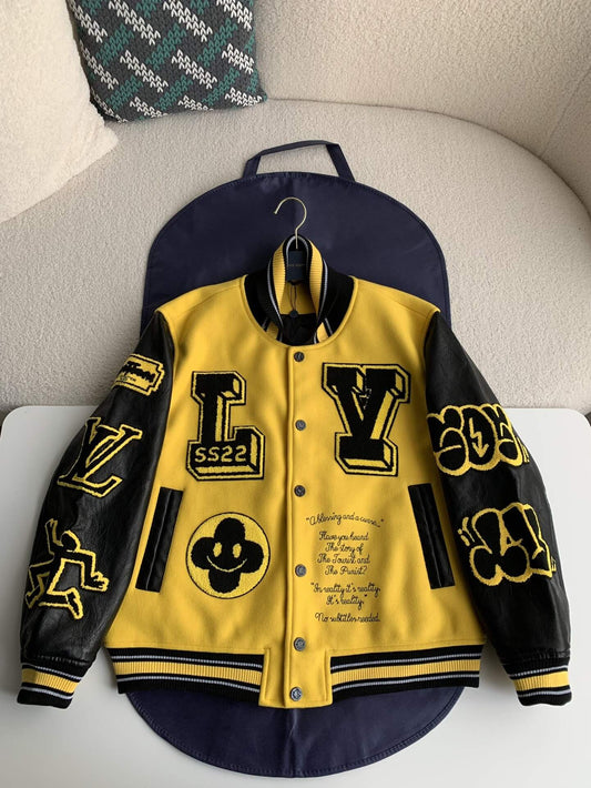 Luis Vuitton – LV – Collegejacke in Gelb mit Stickerei