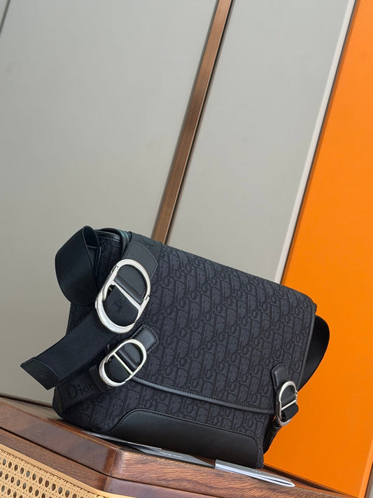 Medium Dior Jett Messenger Bag with Flap - Black Dior Oblique Jacquard