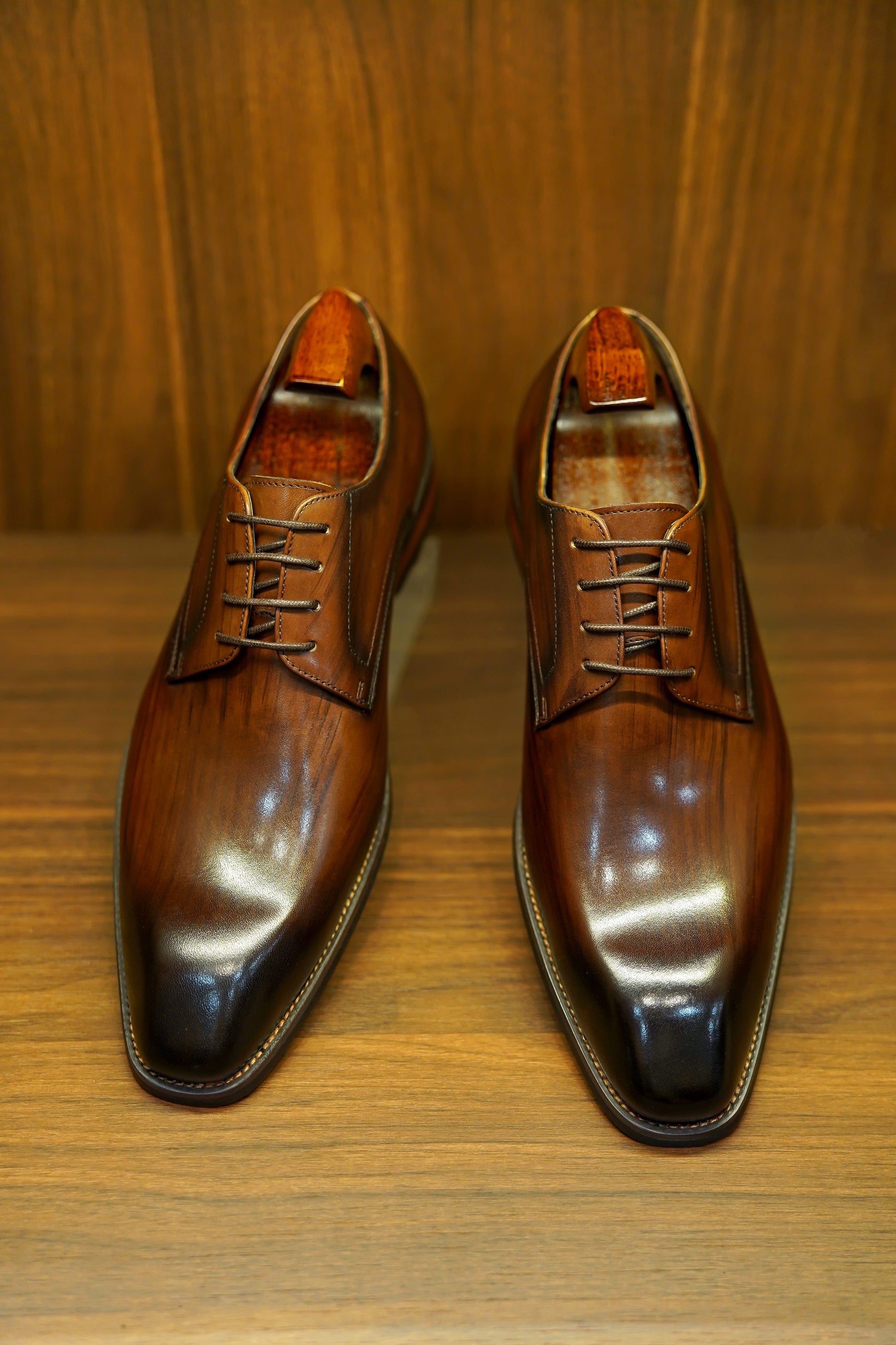 Men's Classic Dress Derby Shoes in a Rich Cognac Brown