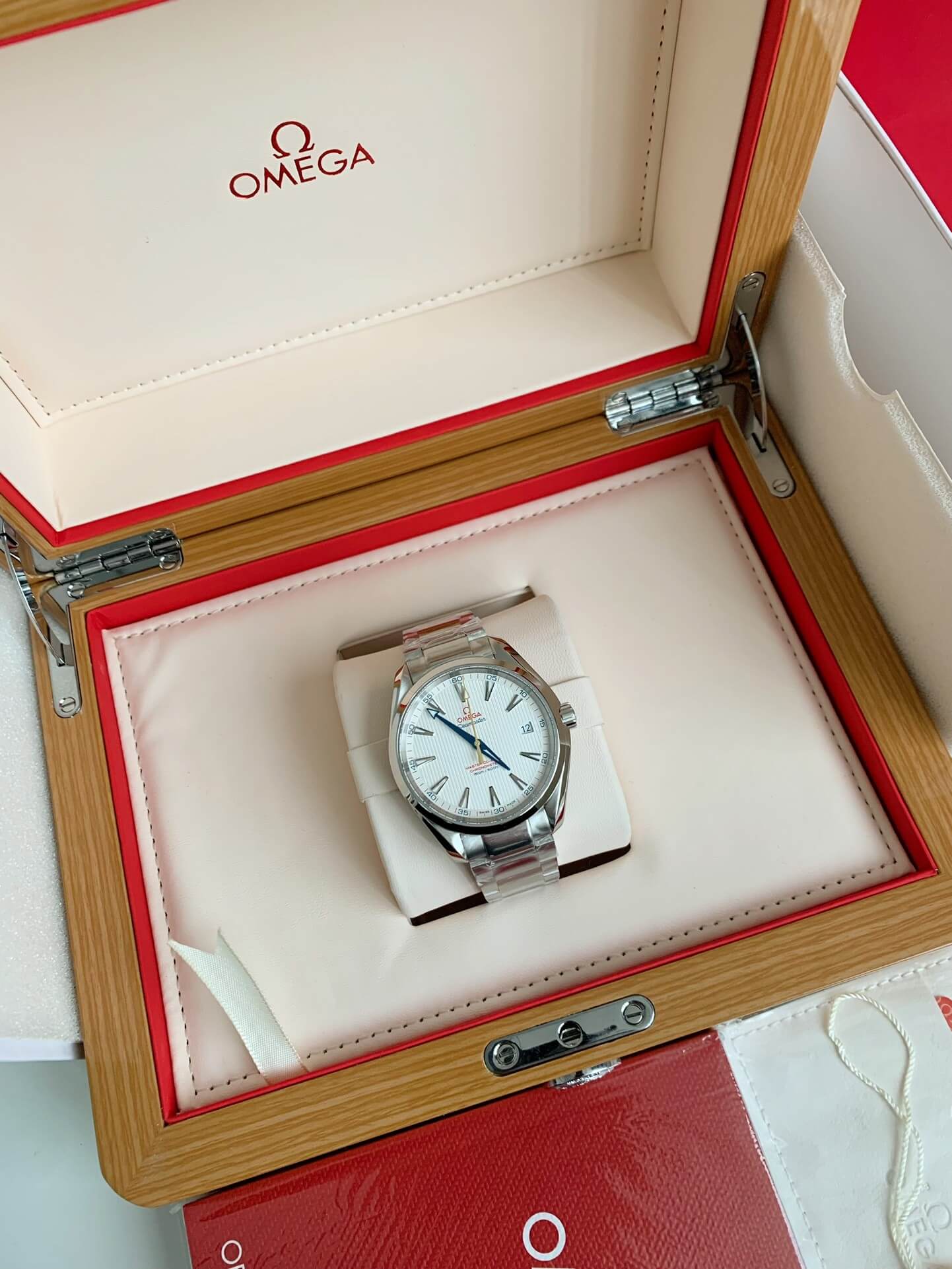 Omega Seamaster Aqua Terra 150M Co-Axial Master Chronometer 41mm Ref. 220.10.41.21.02.001 – Silver "Teak" Dial