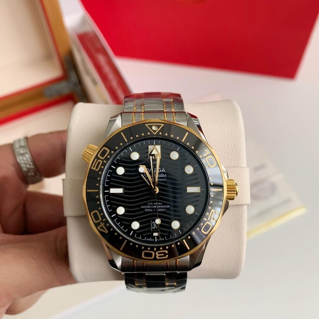 Omega Seamaster Diver 300M Ref. 210.20.42.20.01.002 – 18K Yellow Gold & Steel, Black Dial