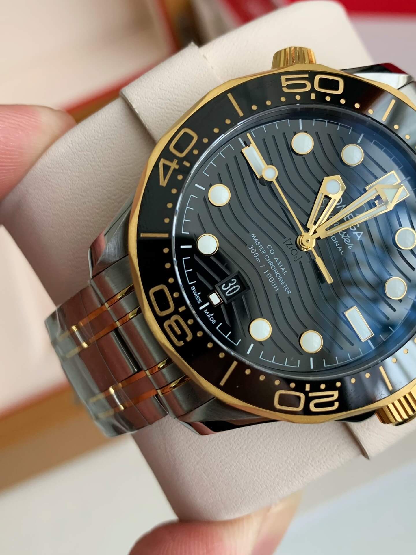 Omega Seamaster Diver 300M Ref. 210.20.42.20.01.002 – 18K Yellow Gold & Steel, Black Dial