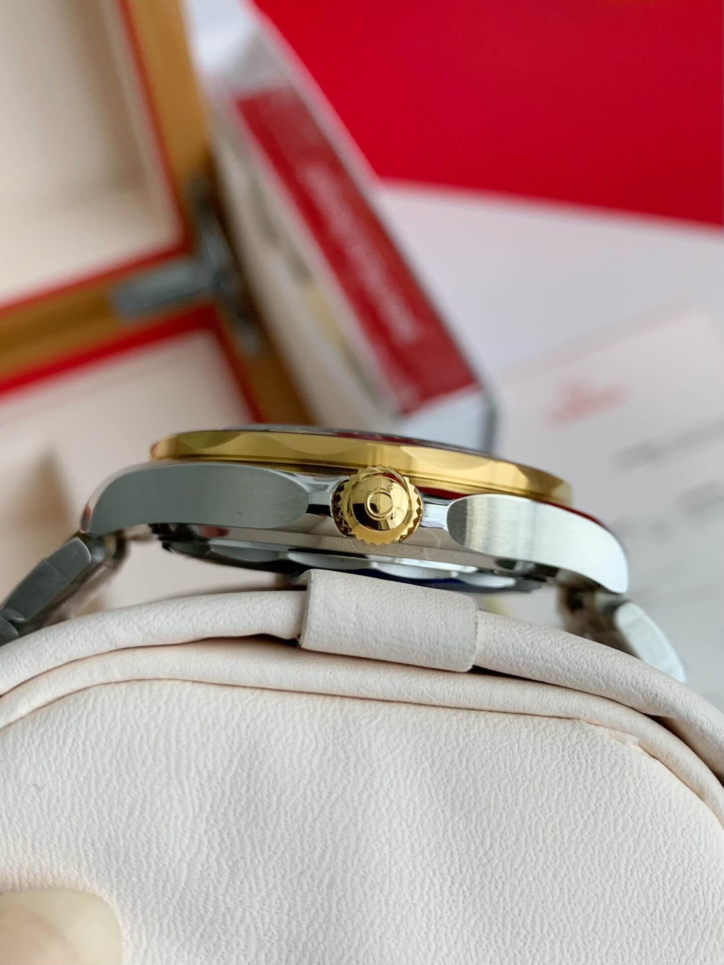 Omega Seamaster Diver 300M Ref. 210.20.42.20.01.002 – 18K Yellow Gold & Steel, Black Dial