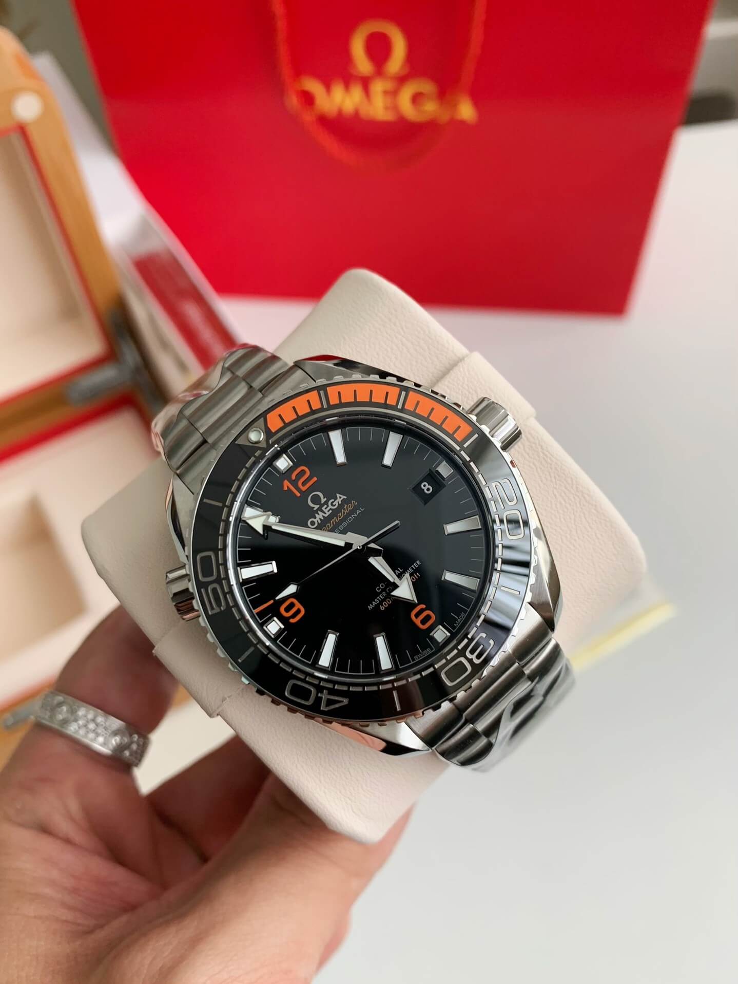 Omega Seamaster Planet Ocean 600M Ref. 215.30.44.21.01.002 – Steel, Black Dial & Orange Accents