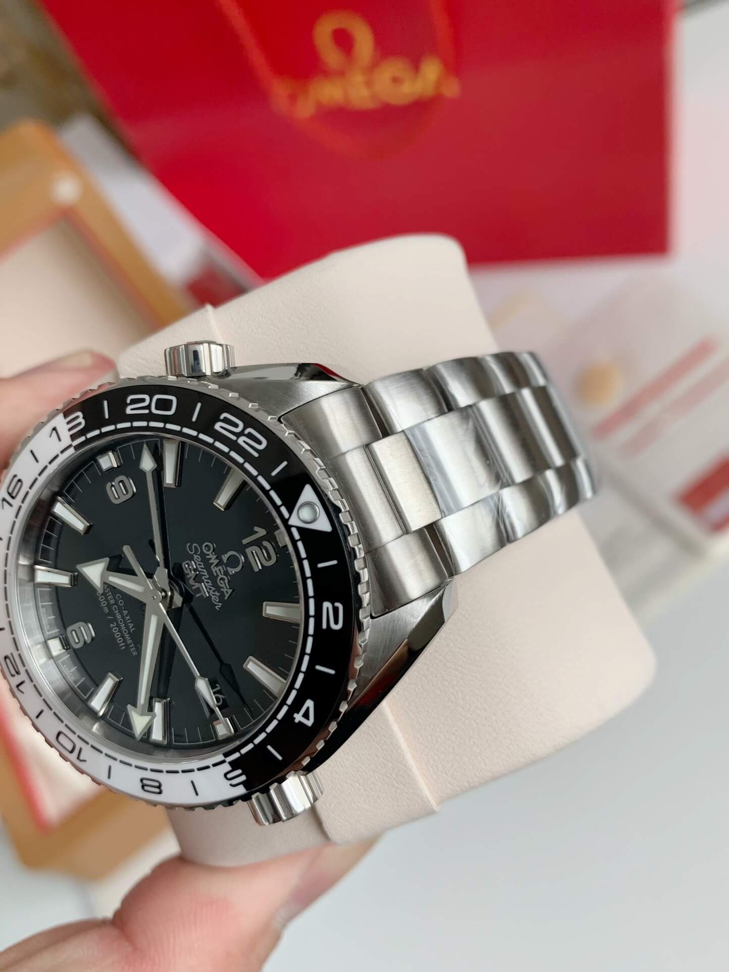 Omega Seamaster Planet Ocean 600M Co-Axial Master Chronometer GMT 43.5mm Ref. 215.30.44.22.01.001 – "Cookies and Cream"
