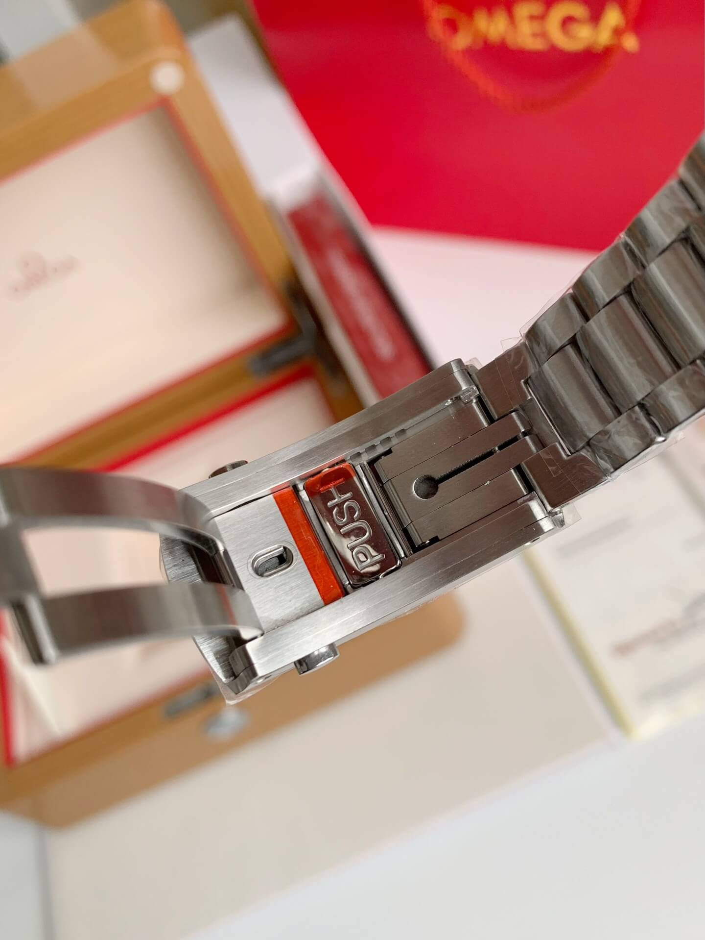 Omega Seamaster Planet Ocean 600M Co-Axial Master Chronometer GMT 43.5mm Ref. 215.30.44.22.01.001 – "Cookies and Cream"