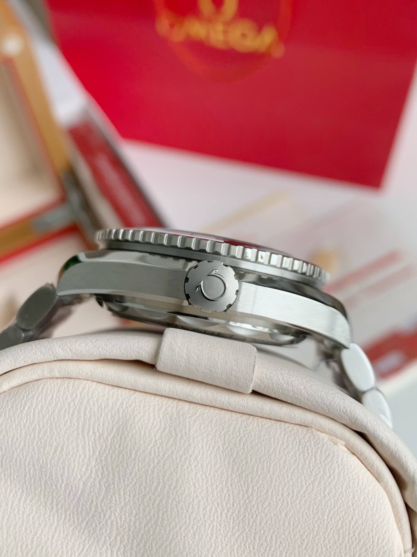 Omega Seamaster Planet Ocean 600M Co-Axial Master Chronometer GMT 43.5mm Ref. 215.30.44.22.01.001 – "Cookies and Cream"