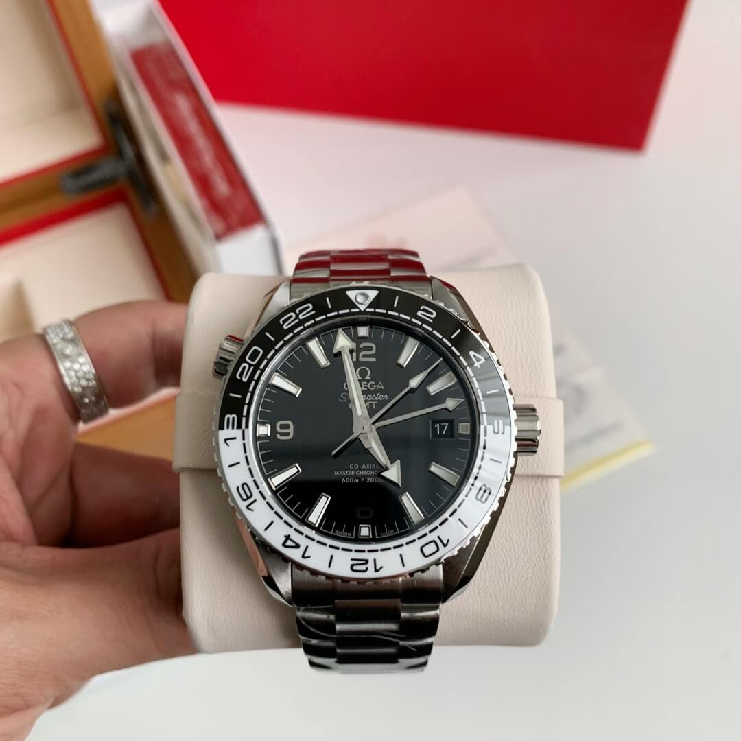 Omega Seamaster Planet Ocean 600M GMT Ref. 215.30.44.22.01.001 – Black & White Ceramic Bezel