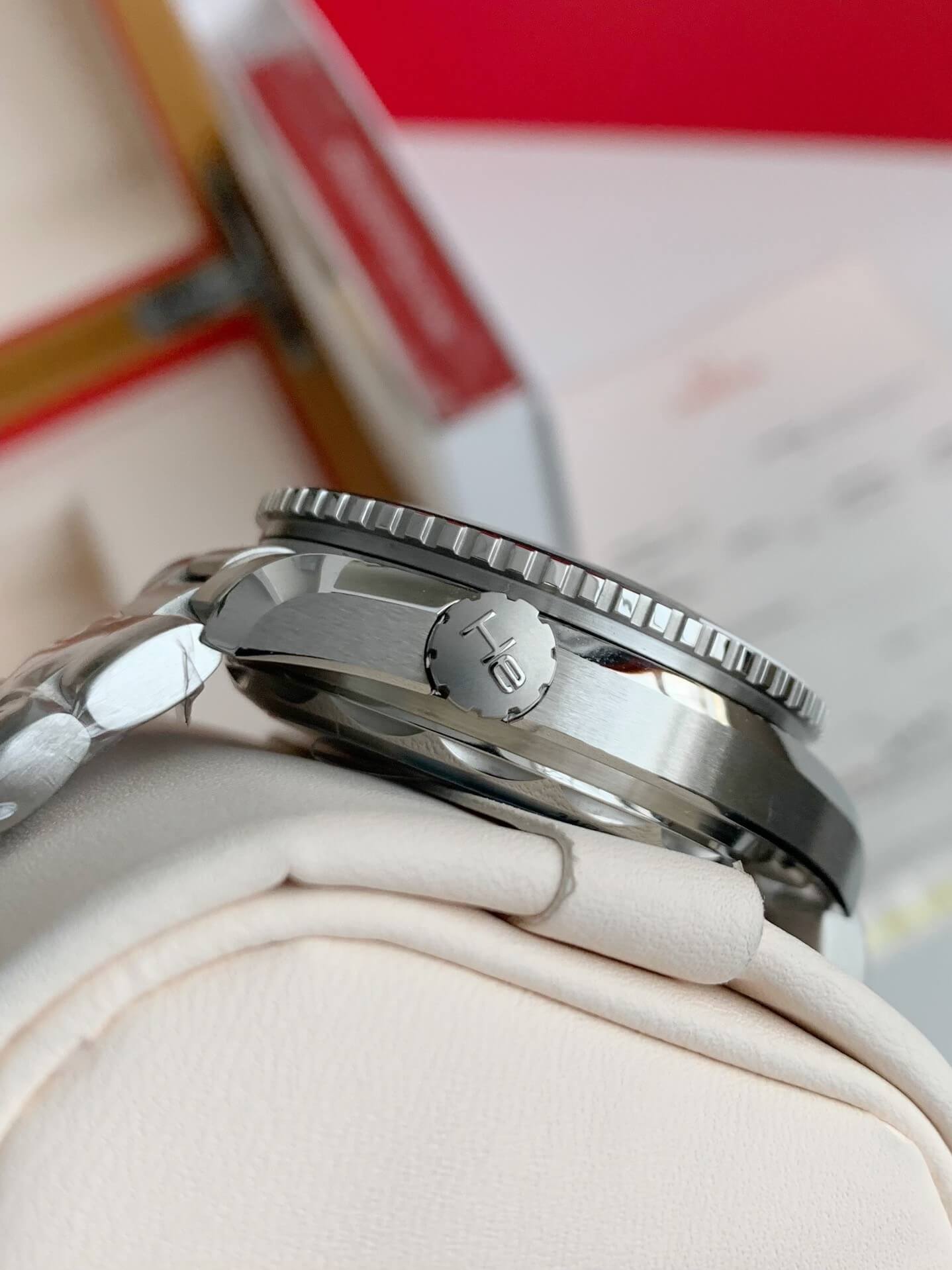 Omega Seamaster Planet Ocean 600M GMT Ref. 215.30.44.22.01.001 – Black & White Ceramic Bezel