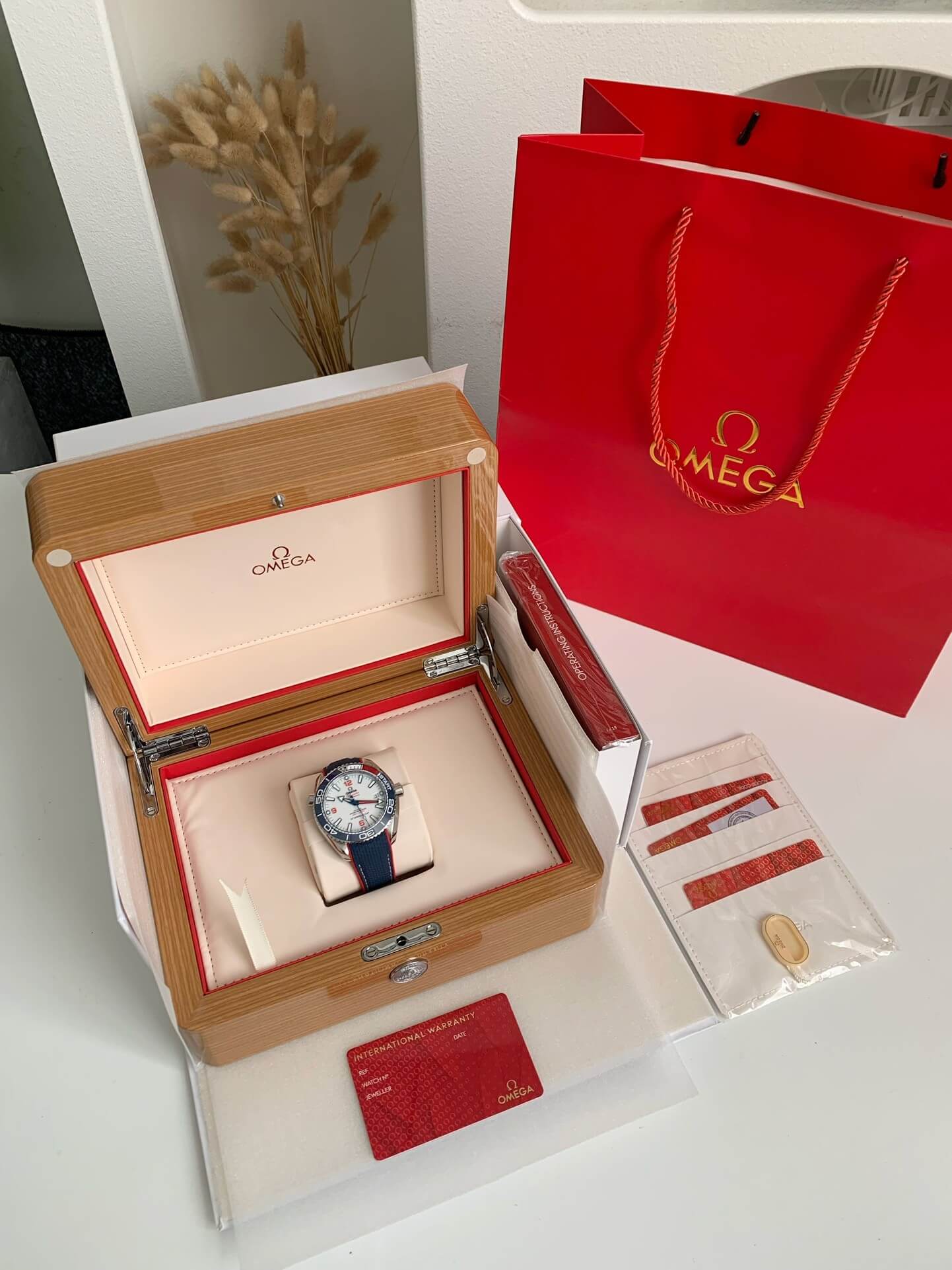 Omega Seamaster Planet Ocean 600M Co-Axial Master Chronometer 43.5mm Ref. 215.32.43.21.04.001 – America's Cup Edition