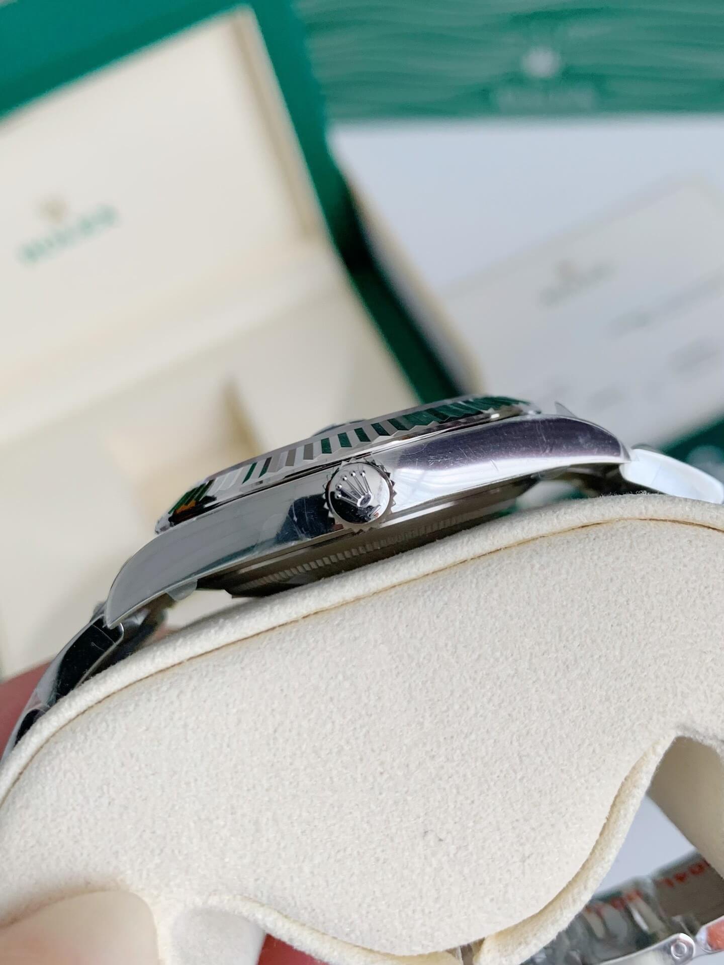 Rolex Datejust 41 Ref. 126334 – Blue Diamond Dial, Fluted Bezel & Oyster Bracelet