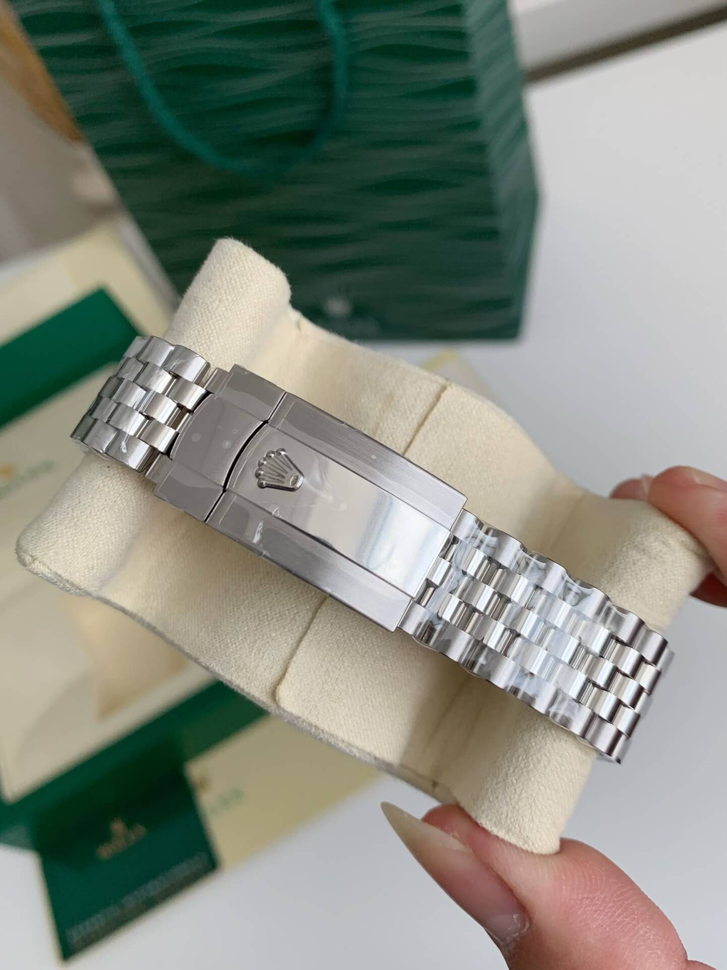 Rolex Datejust 41 Ref. 126334 – Oystersteel and White Gold, Slate Wimbledon Dial, Jubilee Bracelet