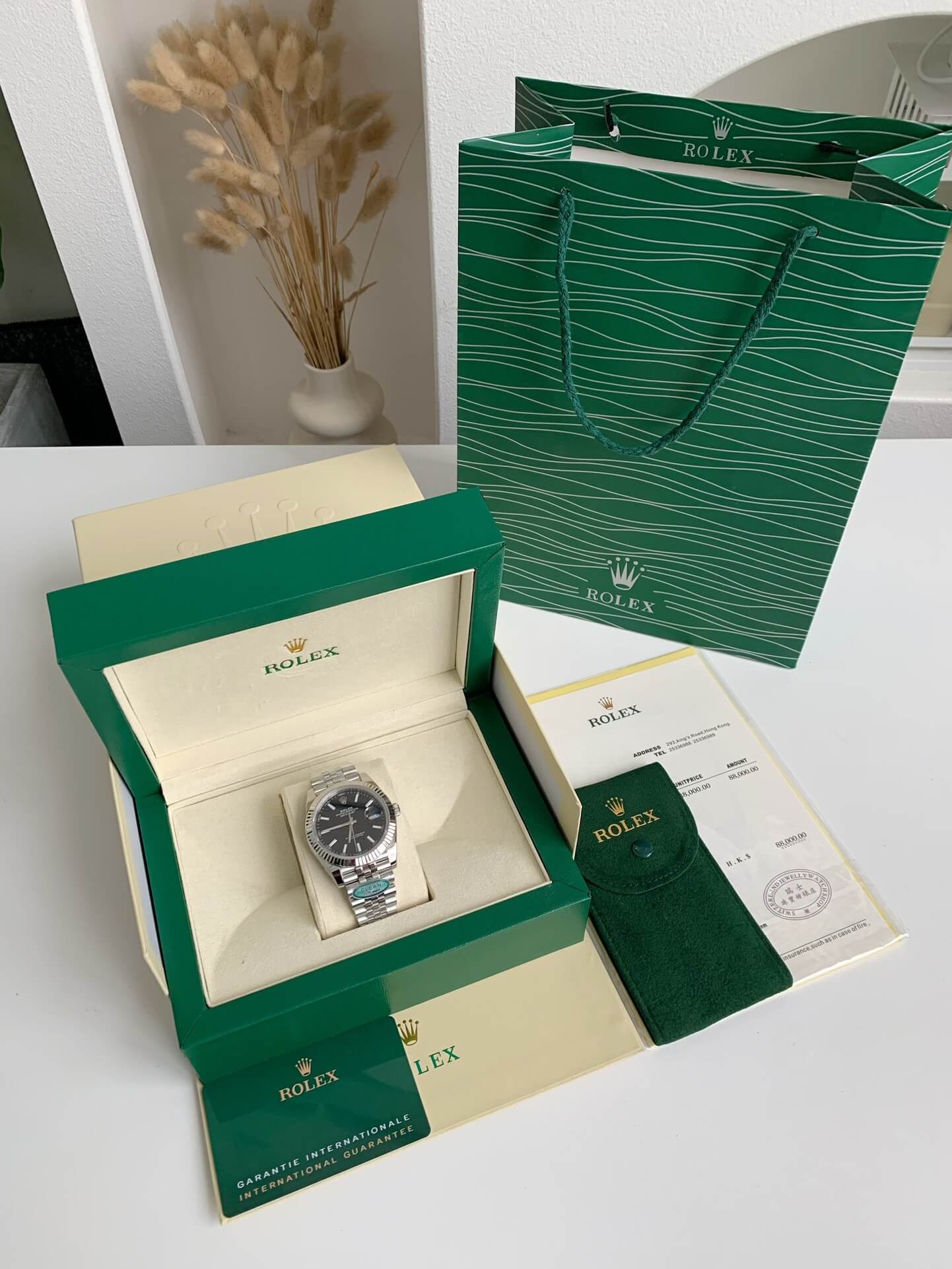 Rolex Datejust 41 Ref. 126334 – Black Dial, Fluted Bezel & Jubilee Bracelet