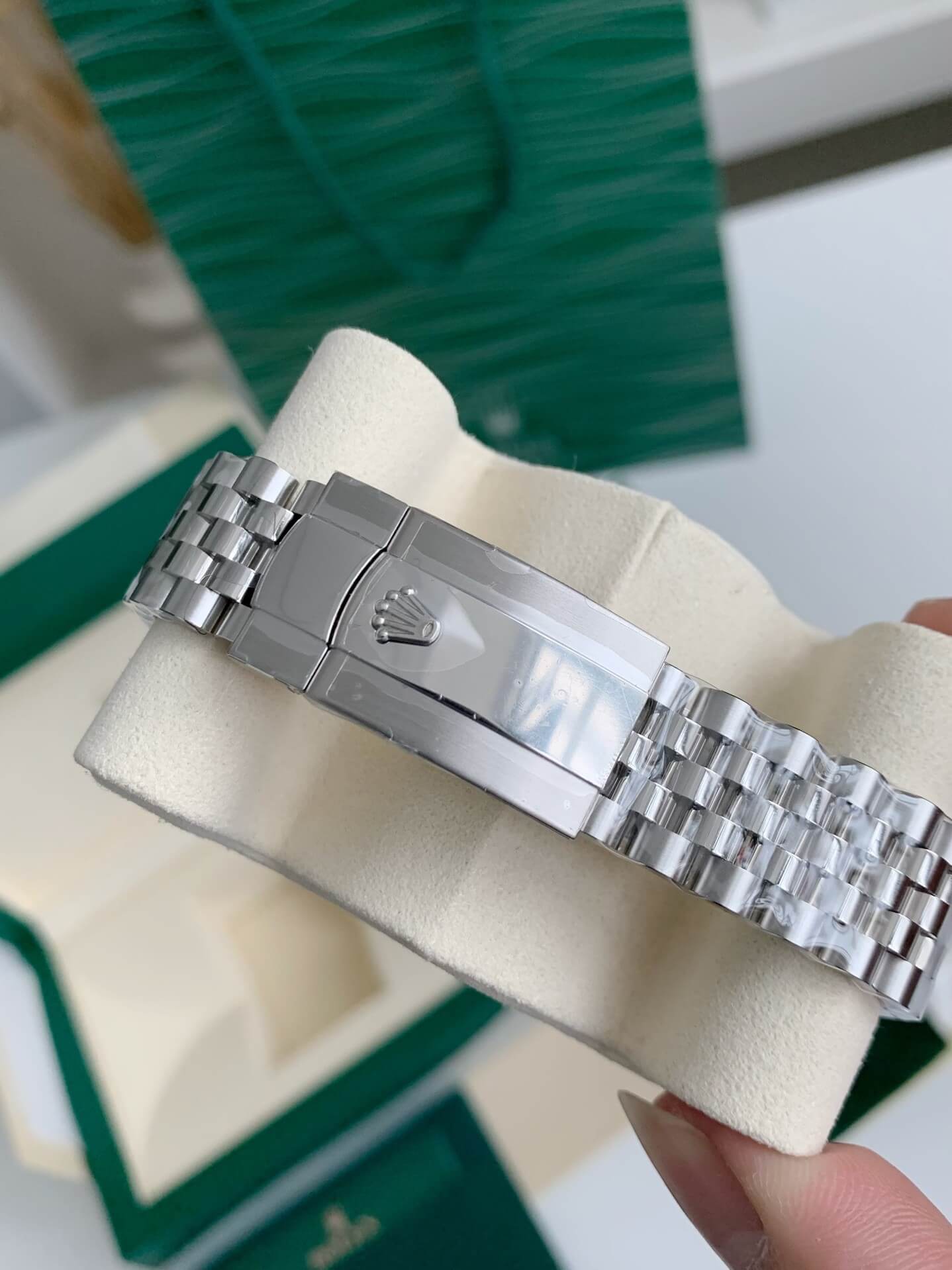 Rolex Datejust 41 Ref. 126334 – Oystersteel and White Gold, Silver Dial, Jubilee Bracelet