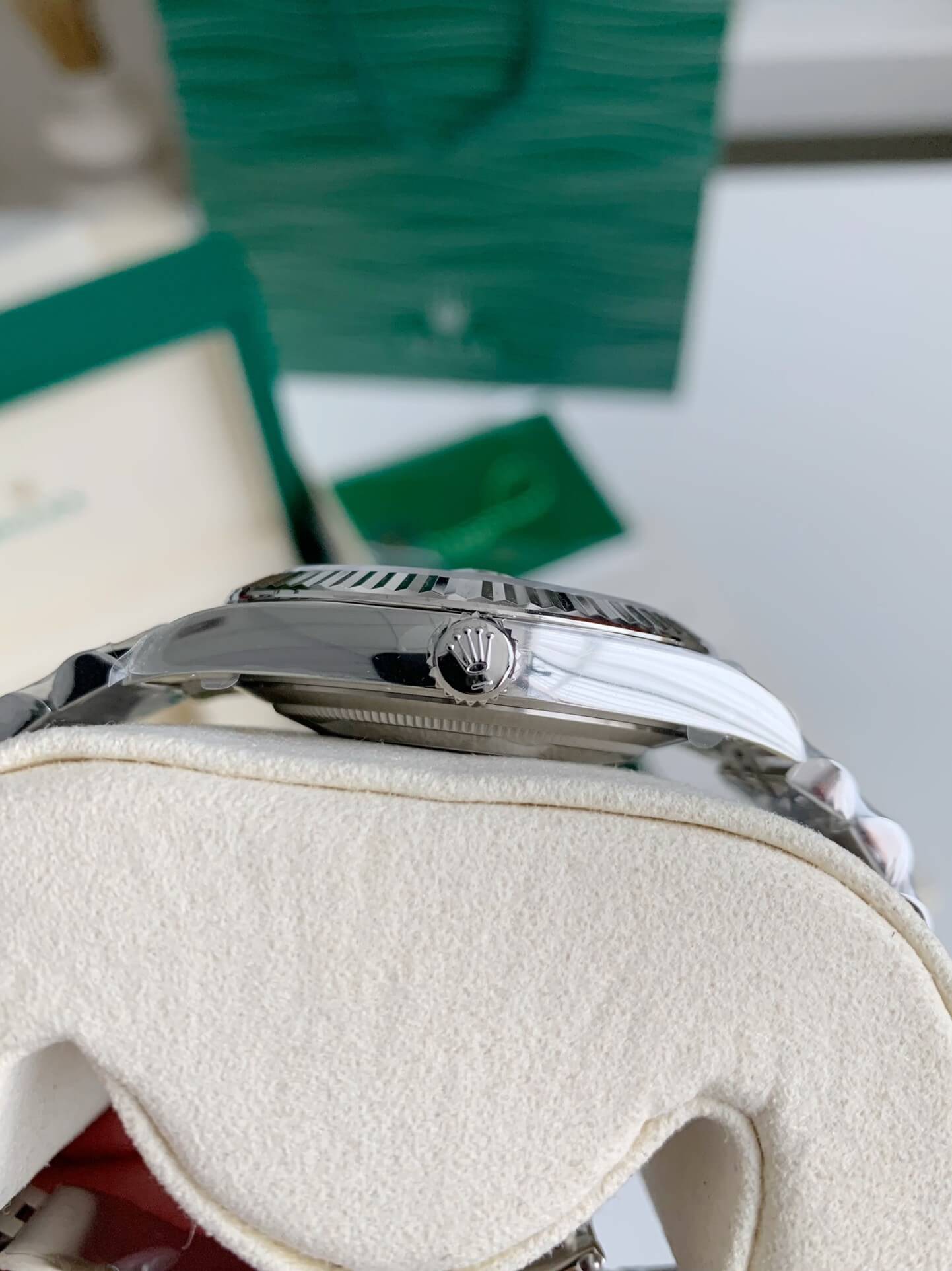 Rolex Datejust 41 Ref. 126334 – Oystersteel and White Gold, Silver Dial, Jubilee Bracelet