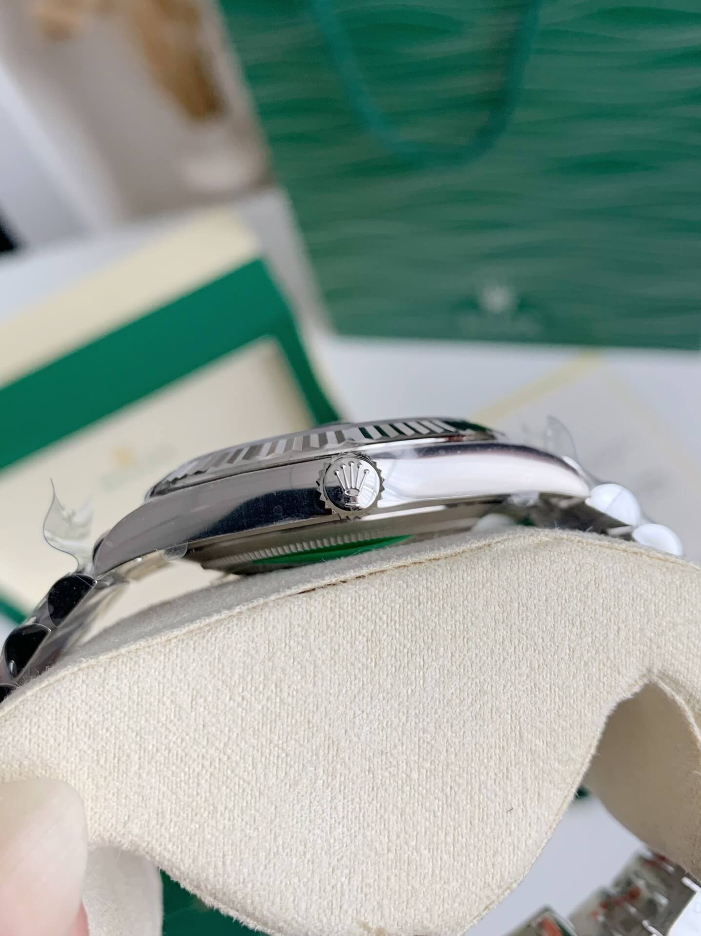 Rolex Datejust 41 Ref. 126334 – Black Dial, Fluted Bezel & Jubilee Bracelet