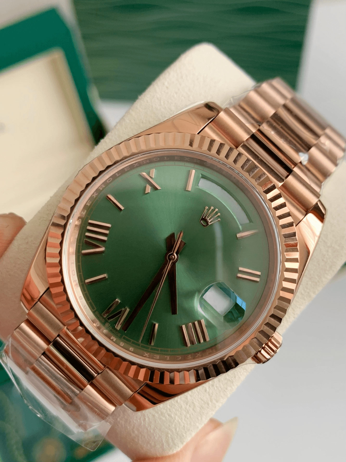 Rolex Day-Date 40 Ref. 228235 – 18ct Everose Gold, Olive Green Dial