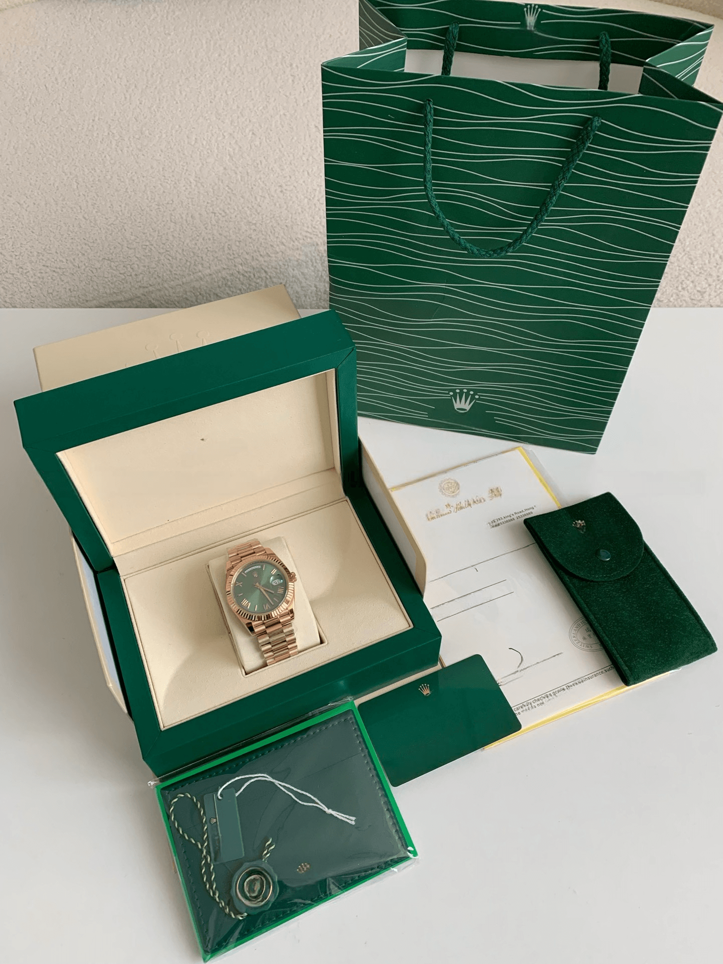 Rolex Day-Date 40 Ref. 228235 – 18ct Everose Gold, Olive Green Dial