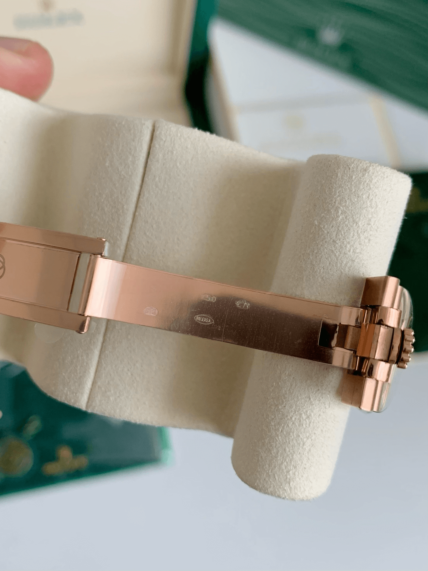 Rolex Day-Date 40 Ref. 228235 – 18ct Everose Gold, Olive Green Dial