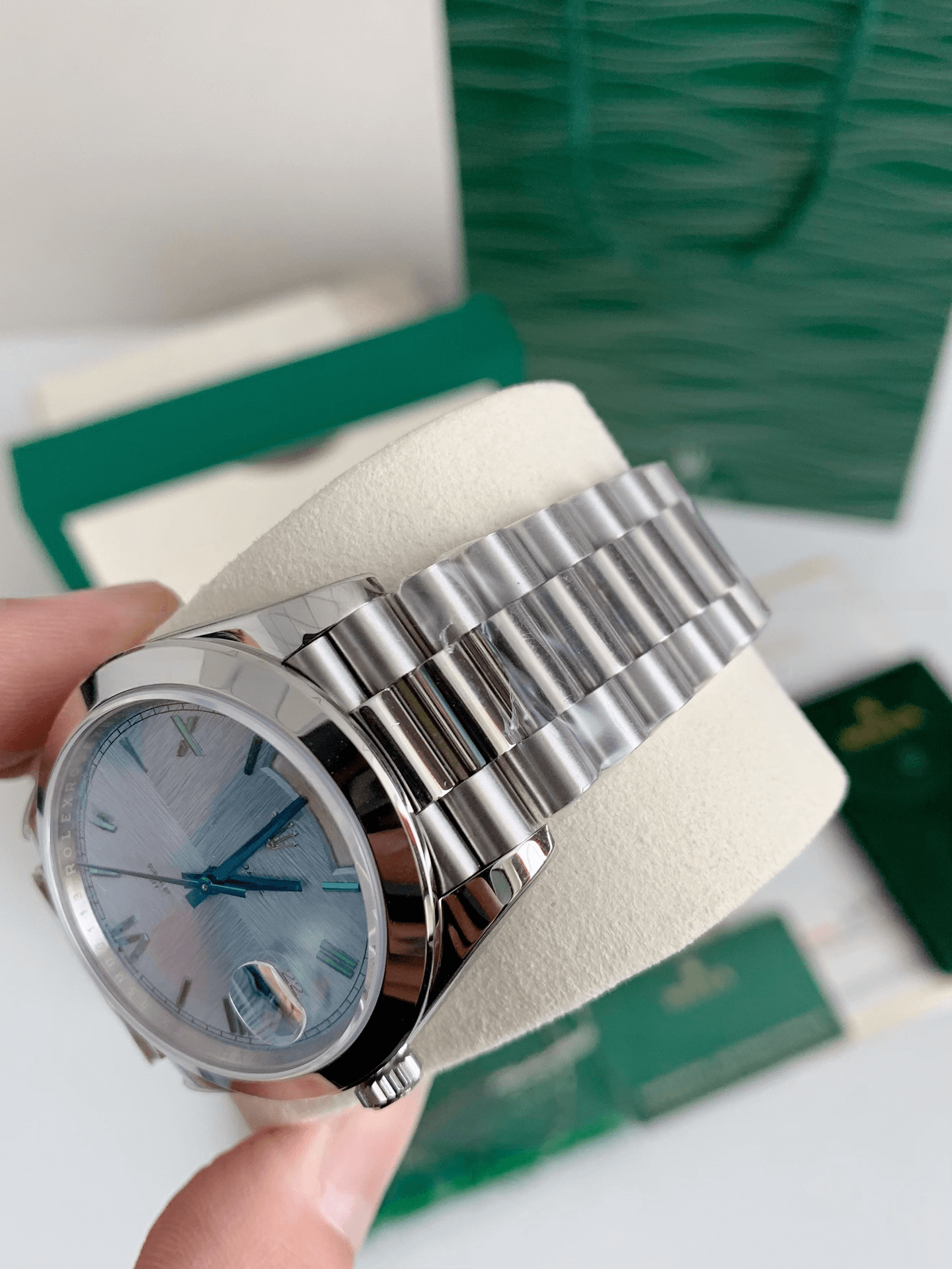 Rolex Day-Date 40 Ref. 228206 – 950 Platinum, Ice Blue Diagonal Motif Dial