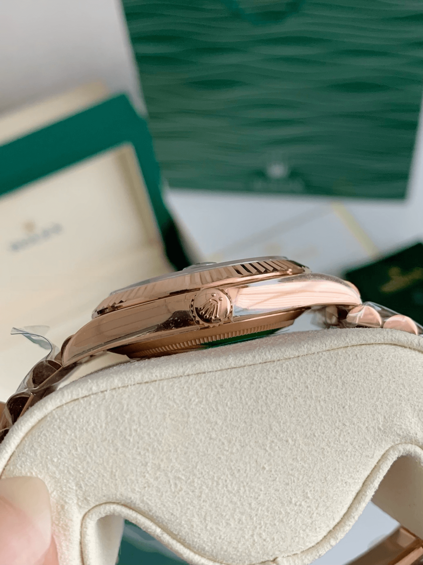 Rolex Day-Date 40 Ref. 228235 – 18ct Everose Gold, Olive Green Dial